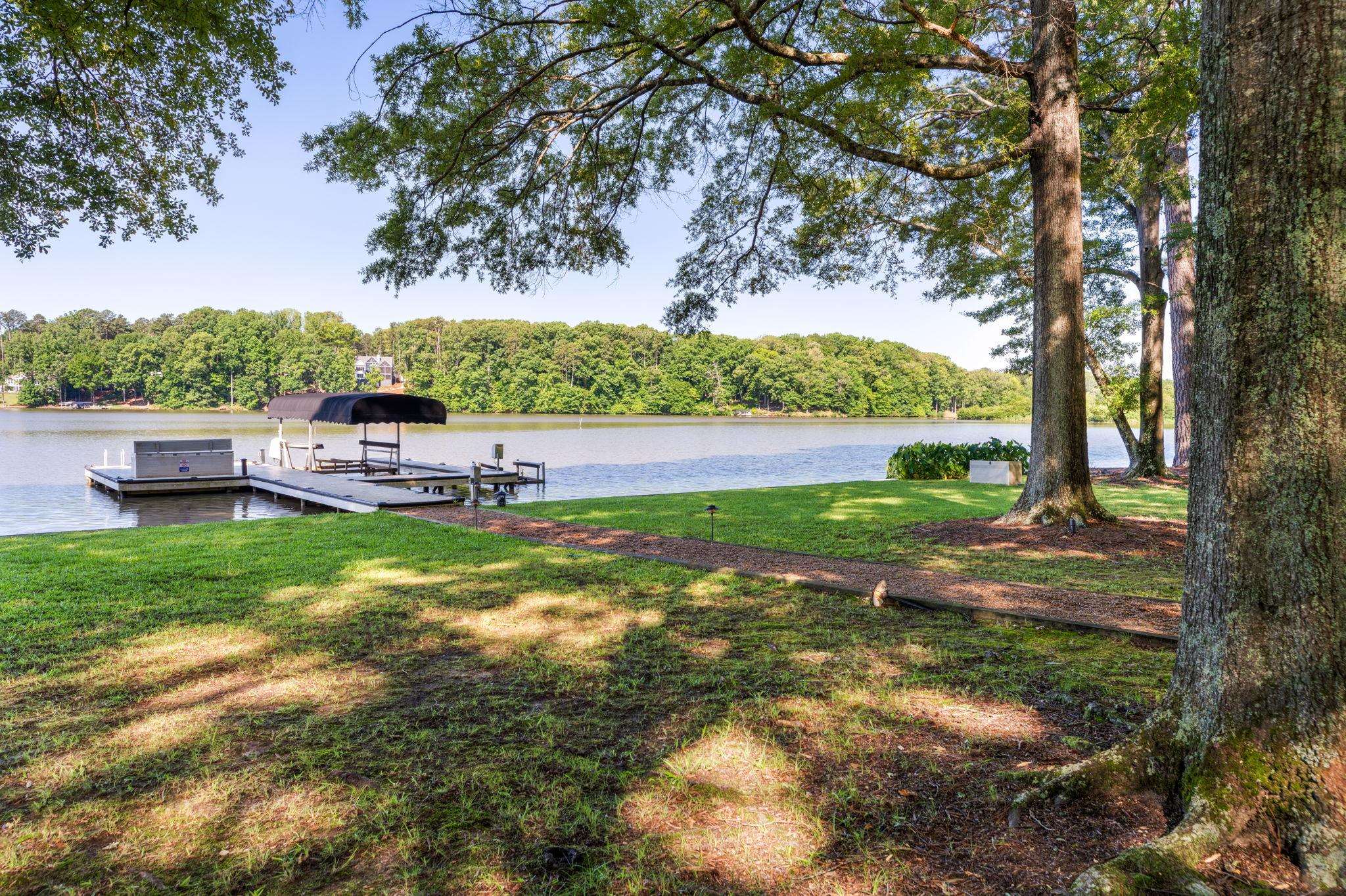 118 LAKE DRIVE