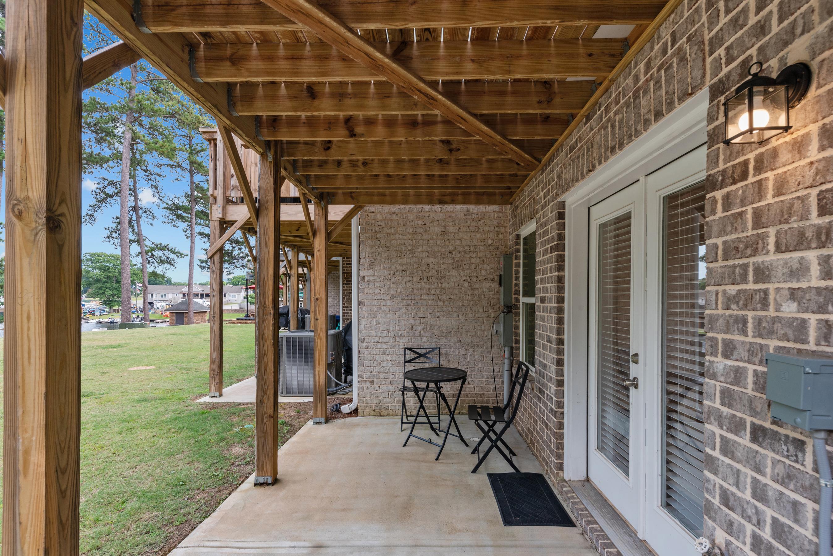 104 CRANE LANE