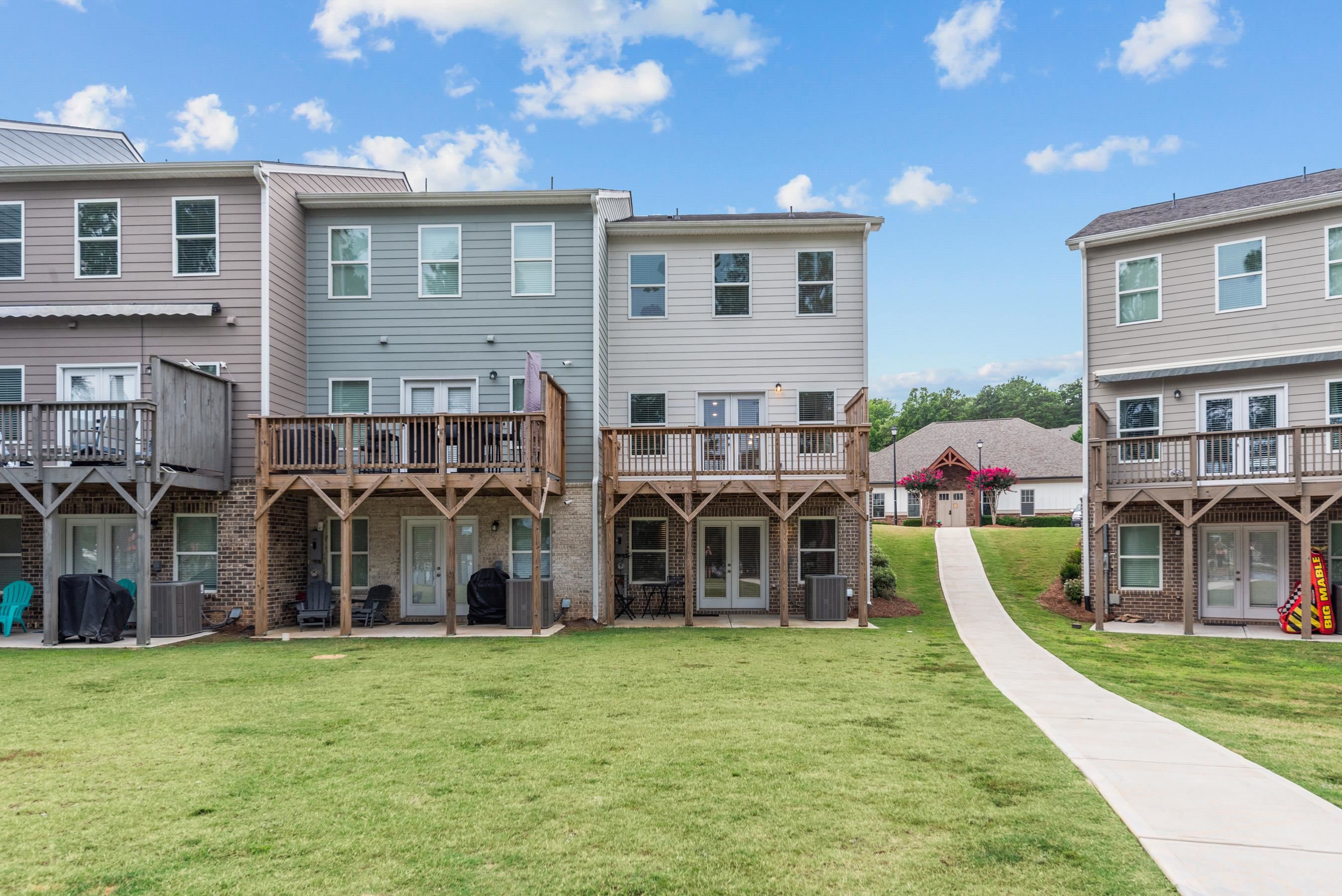 104 CRANE LANE