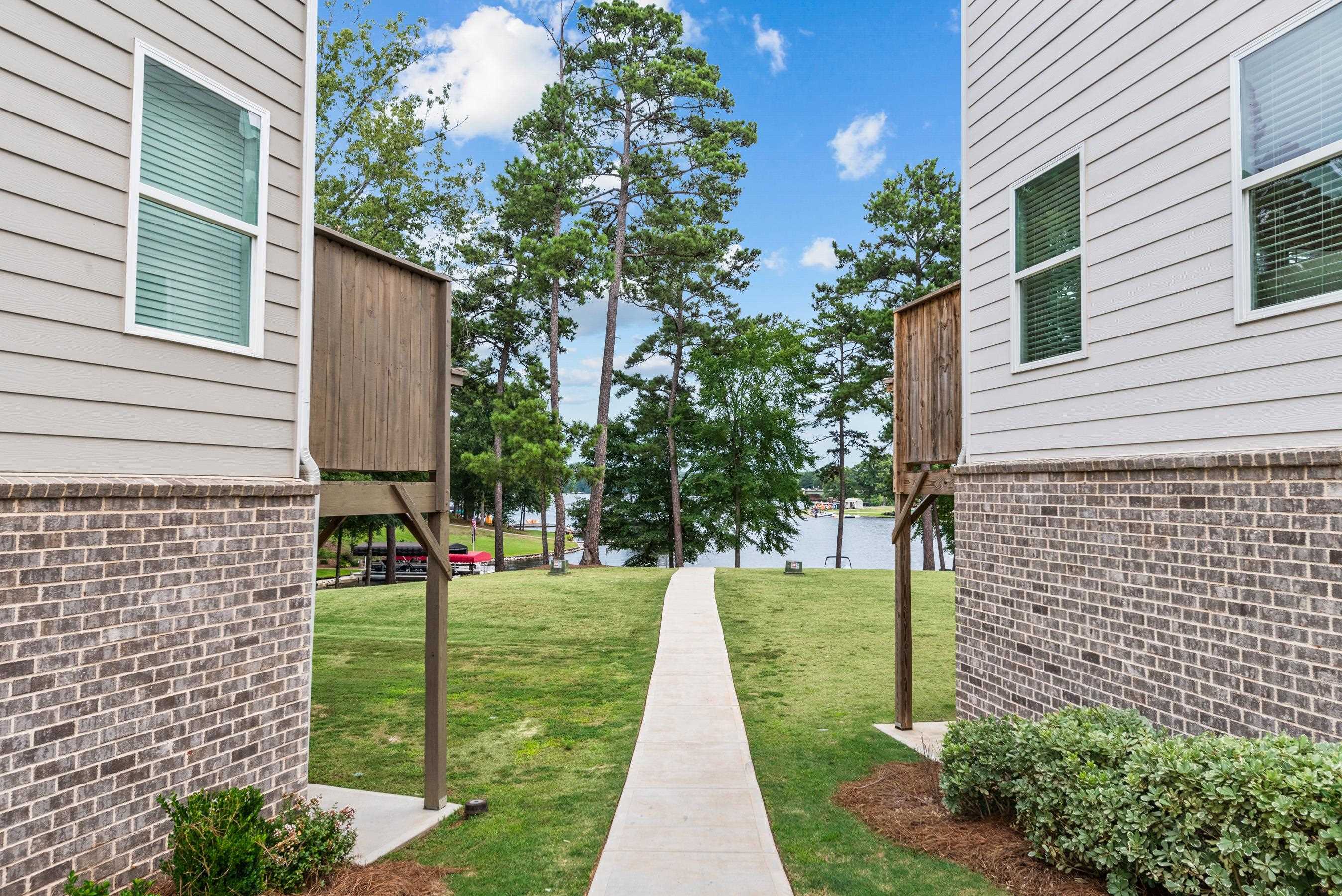104 CRANE LANE