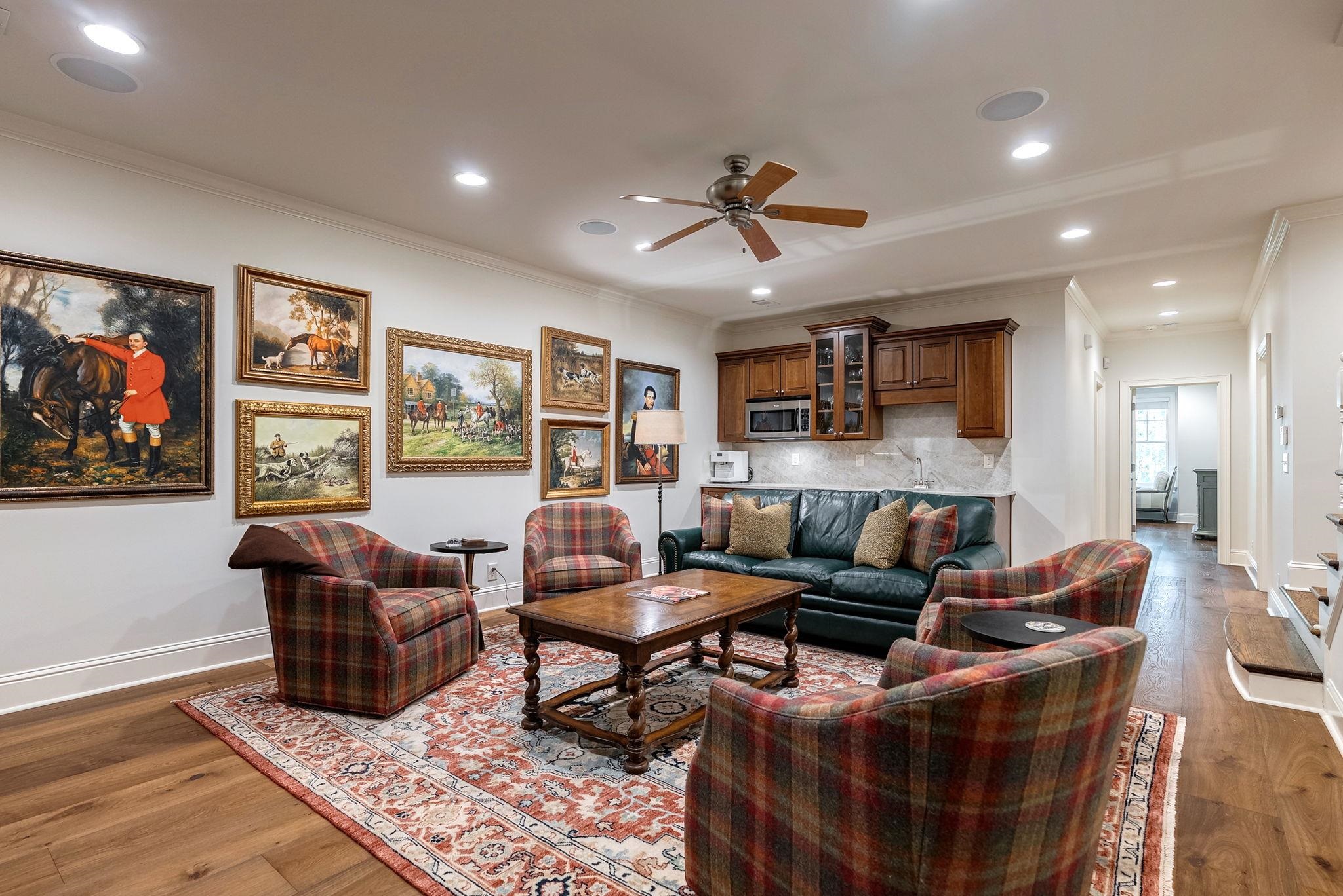 1081 REGENCY DRIVE