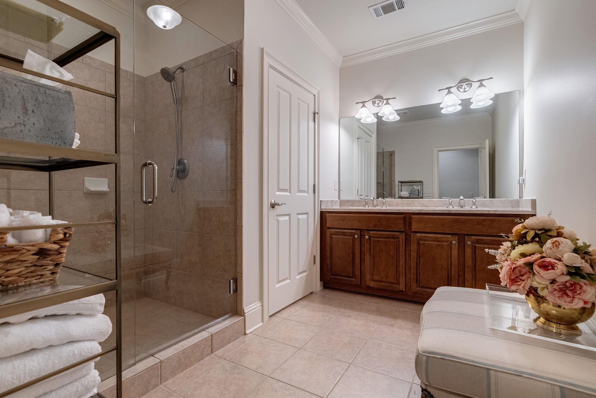 1081 REGENCY DRIVE