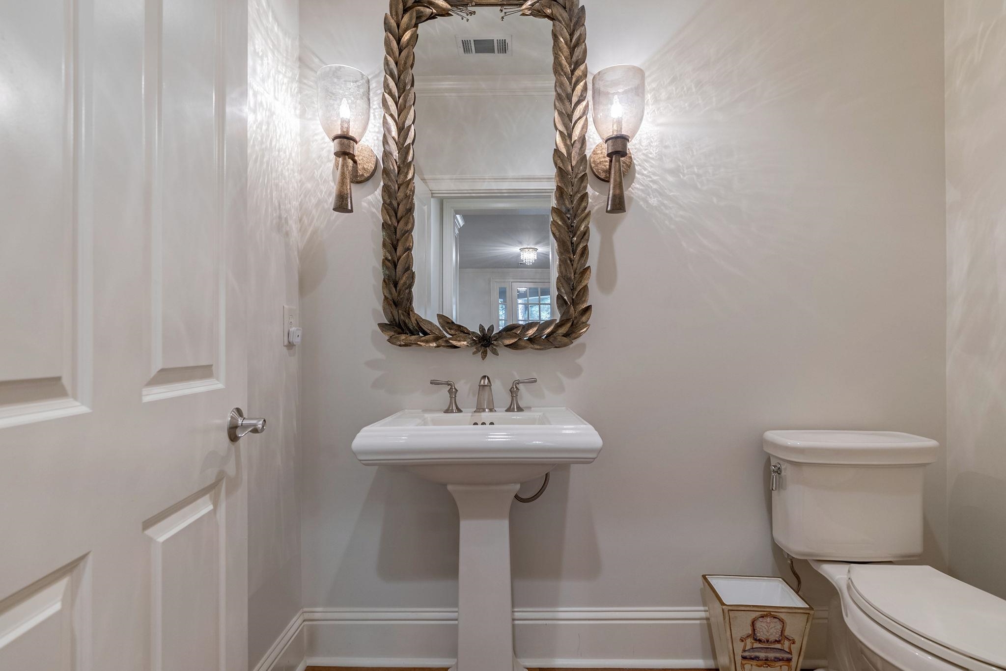 1081 REGENCY DRIVE