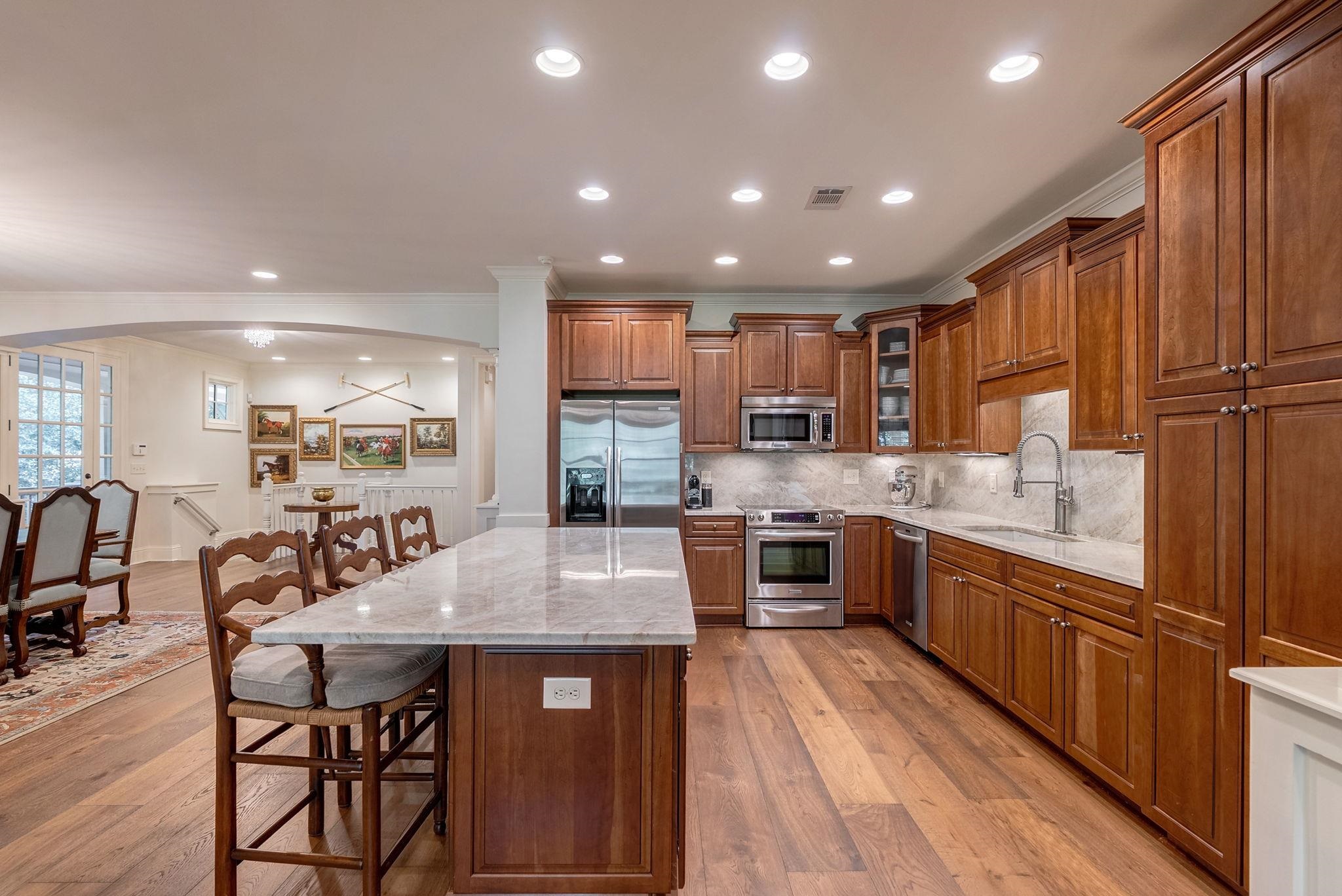 1081 REGENCY DRIVE