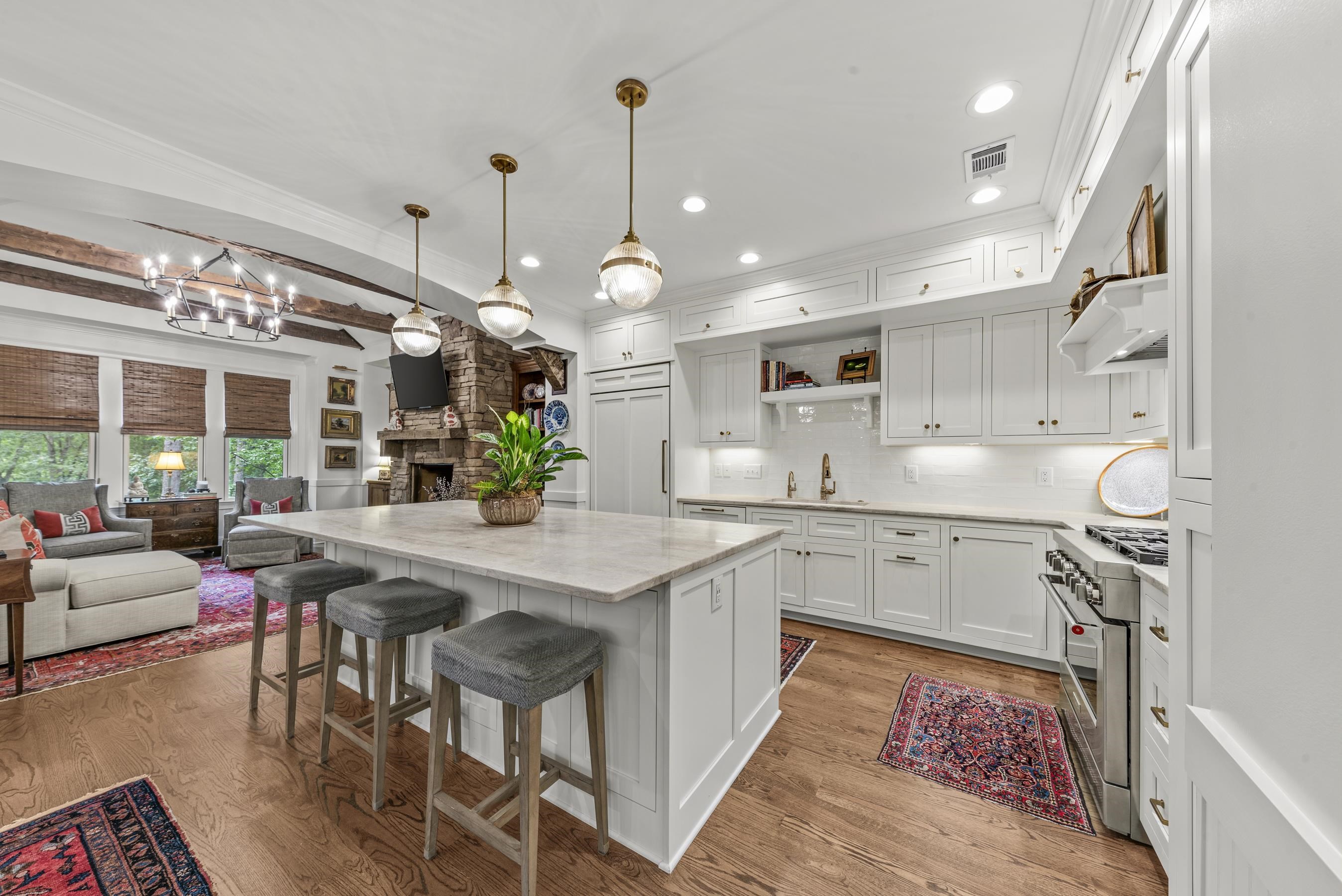 1030 SALLIES VIEW