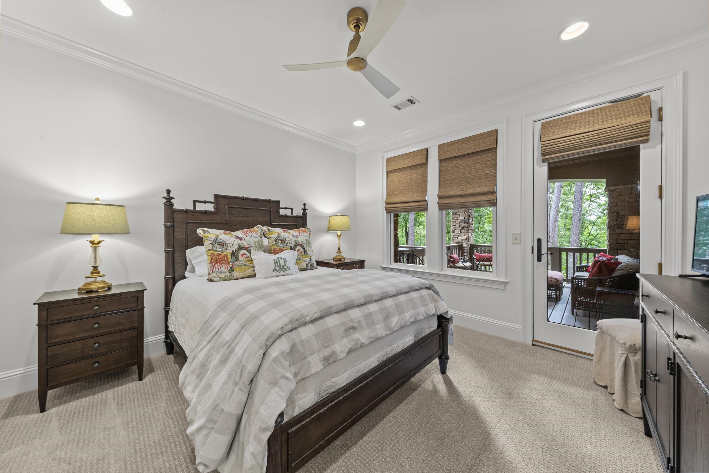 1030 SALLIES VIEW