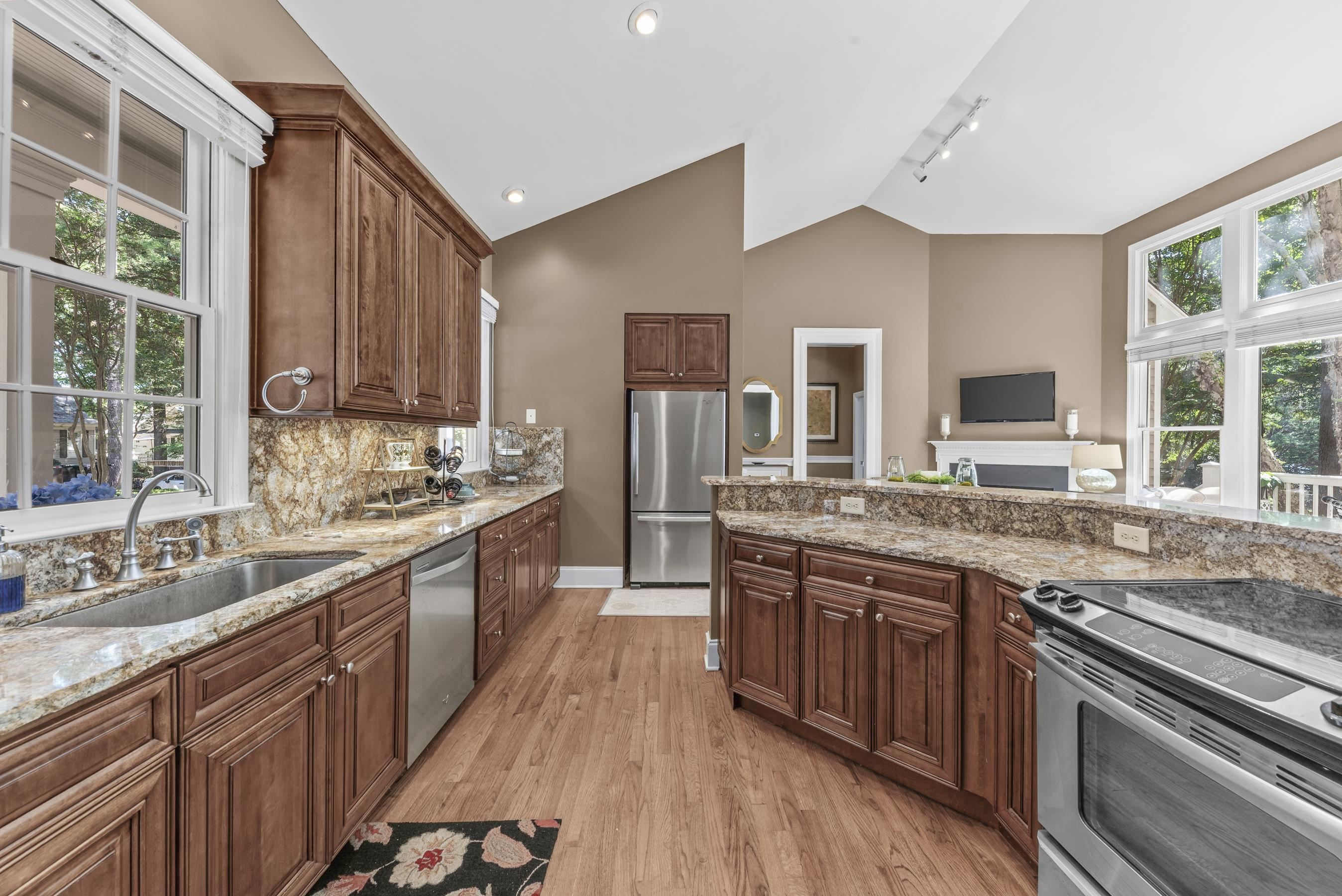 112 SEVEN OAKS COURT