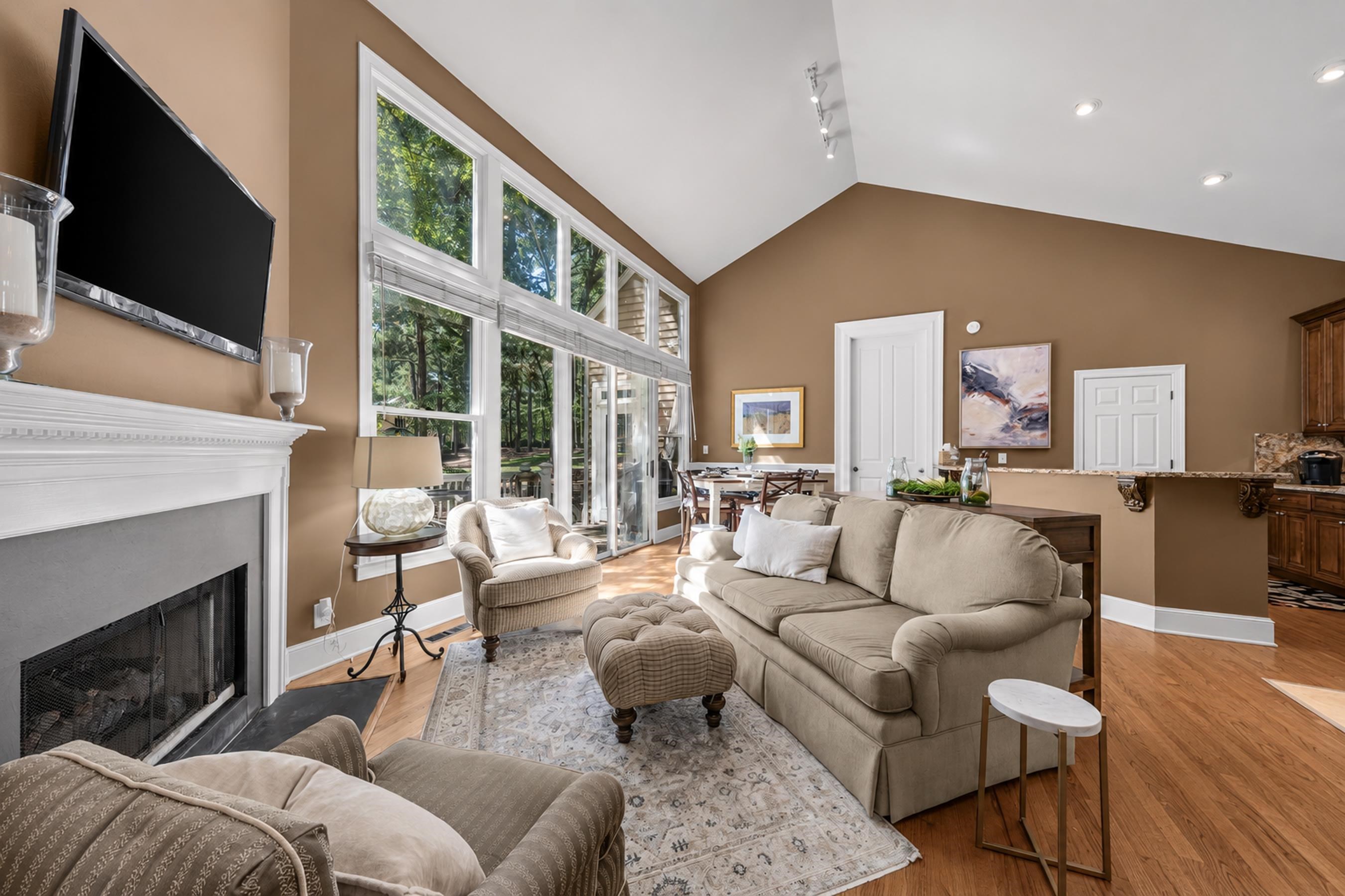 112 SEVEN OAKS COURT