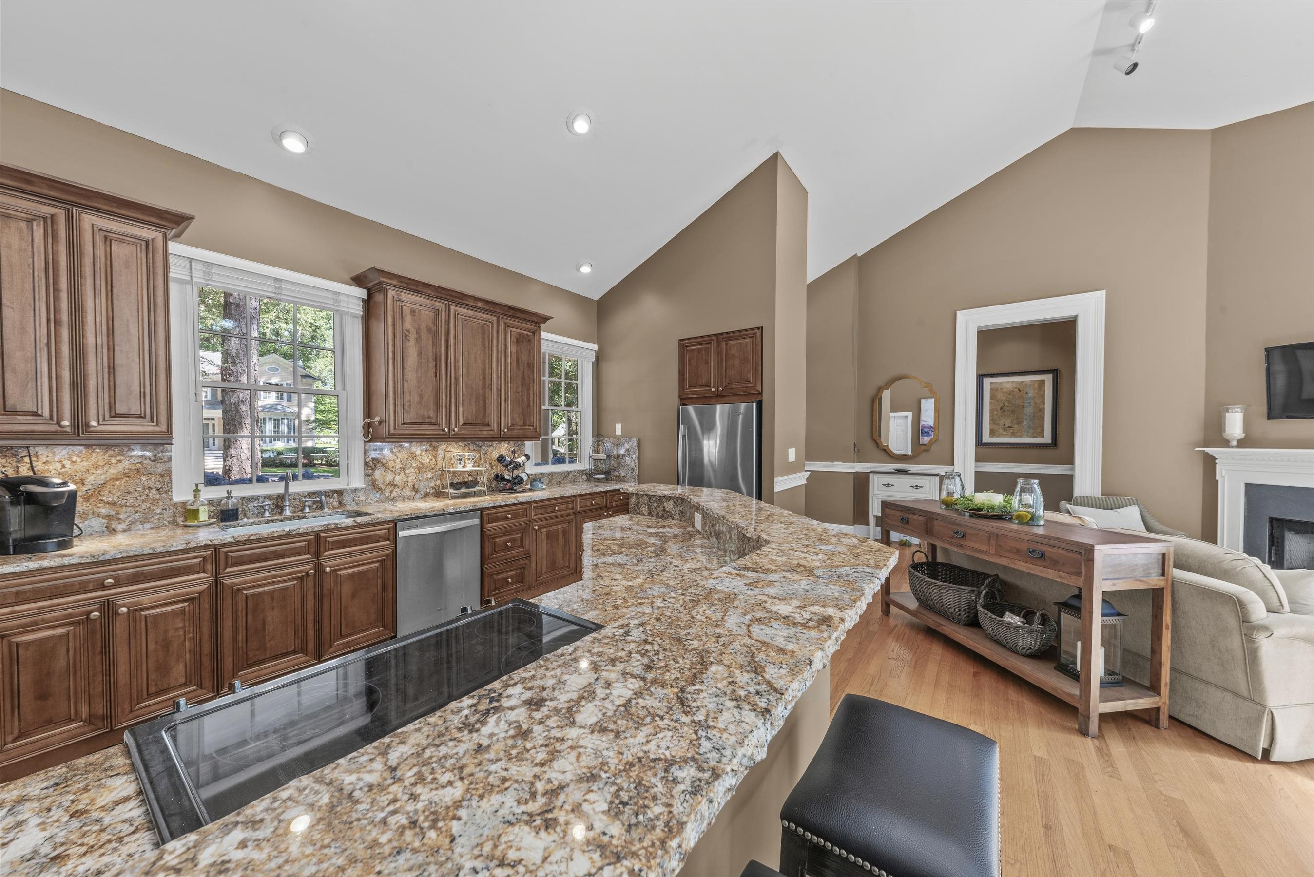 112 SEVEN OAKS COURT
