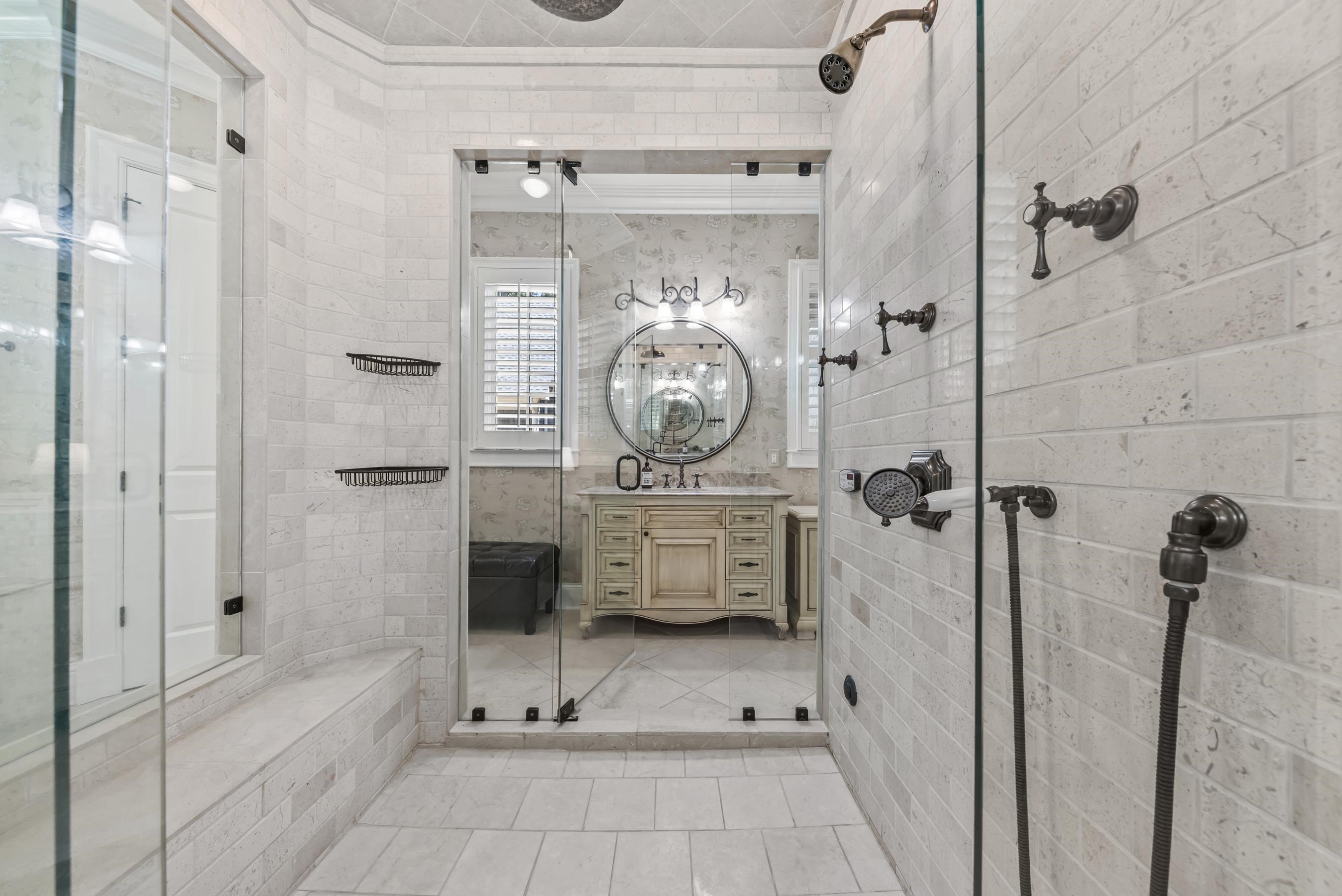 1241 LAKE CLUB DRIVE
