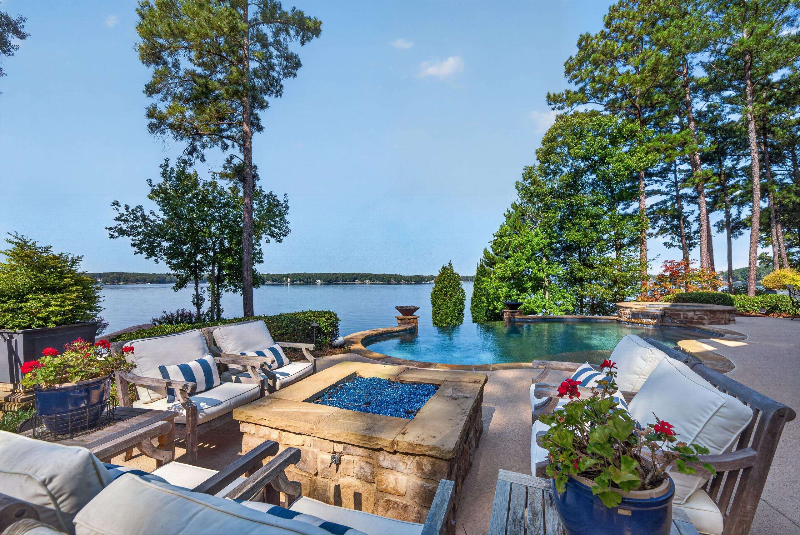1131 KINGFISHER POINT