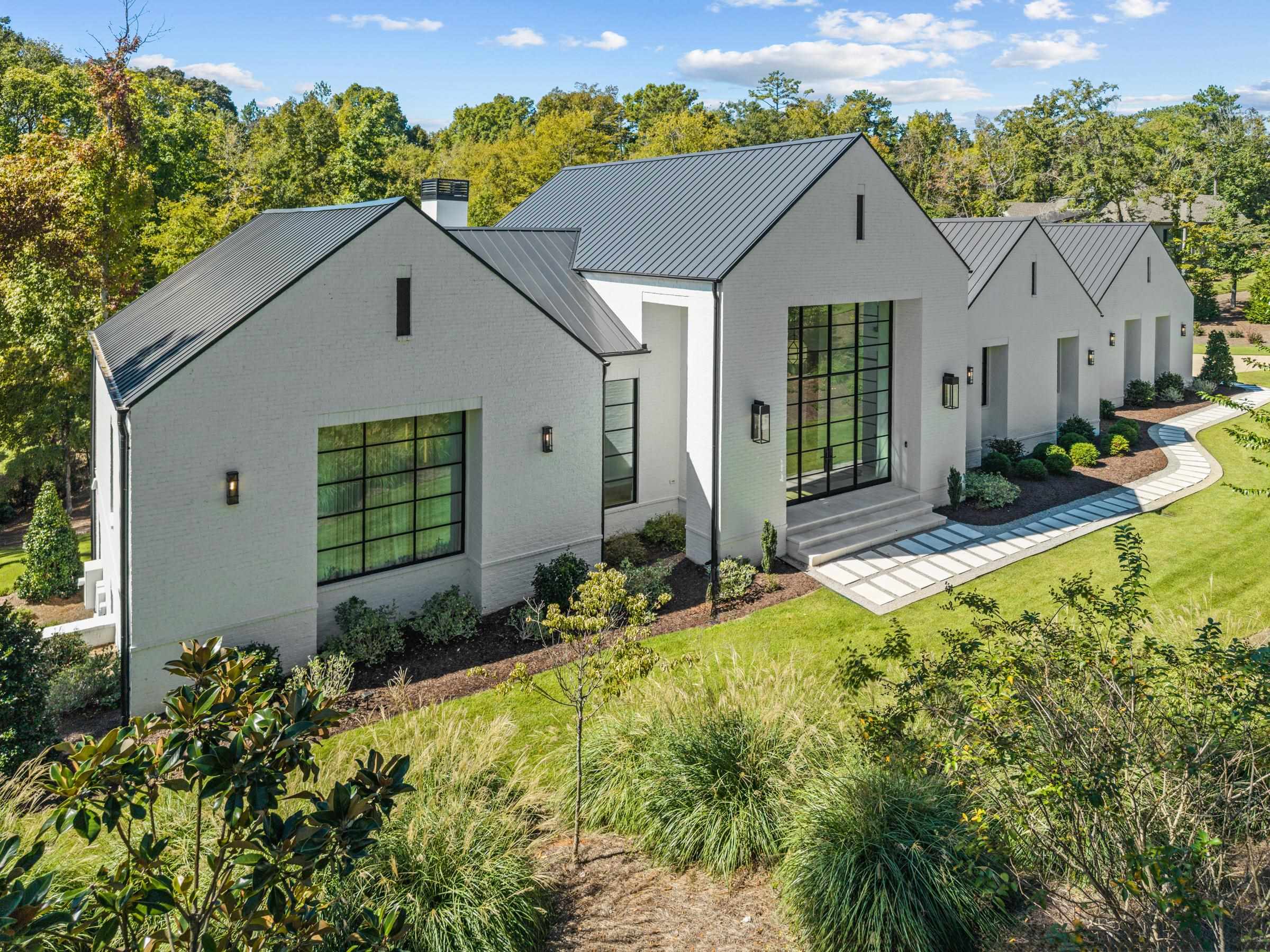 1021 NEARY RIDGE