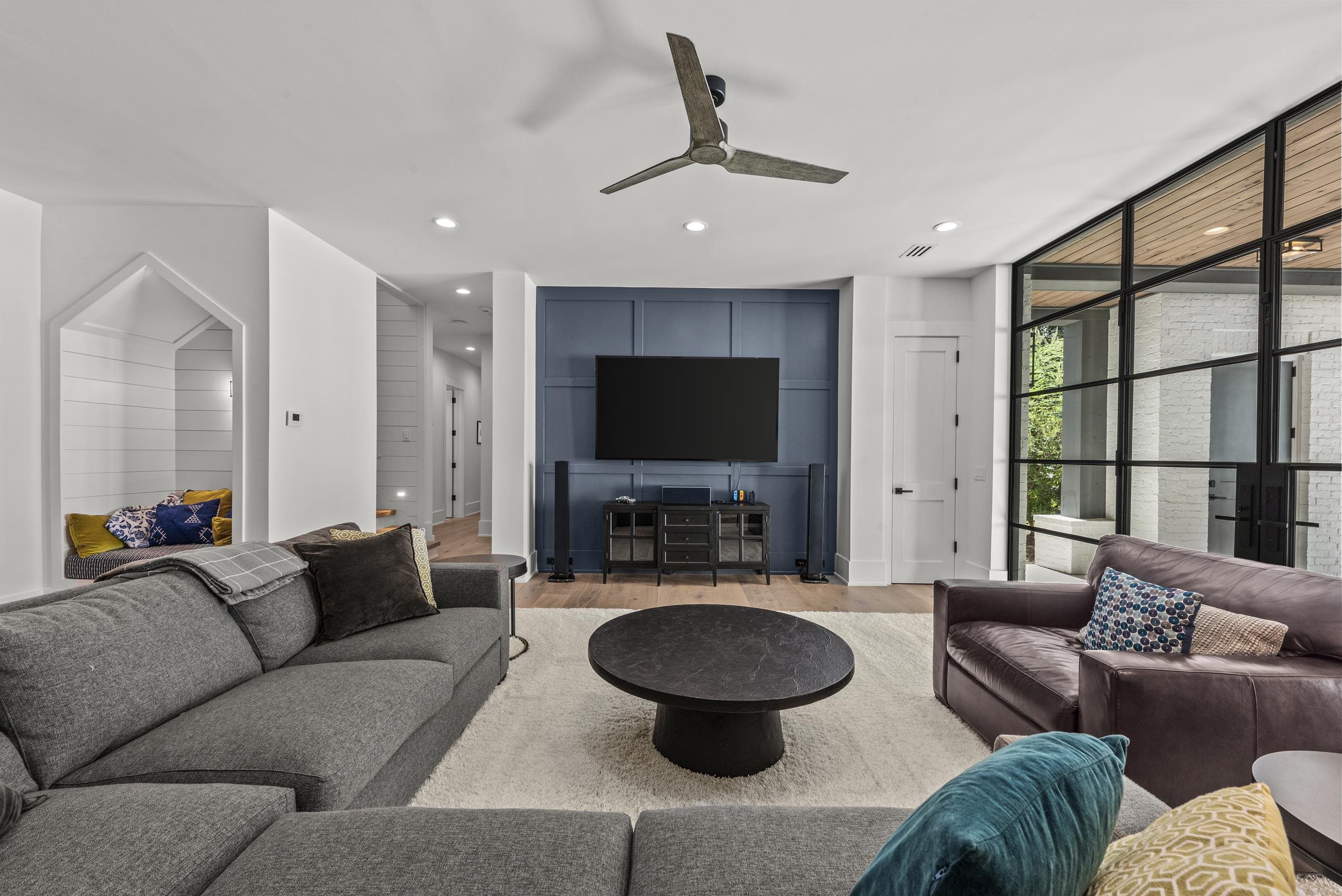 1021 NEARY RIDGE