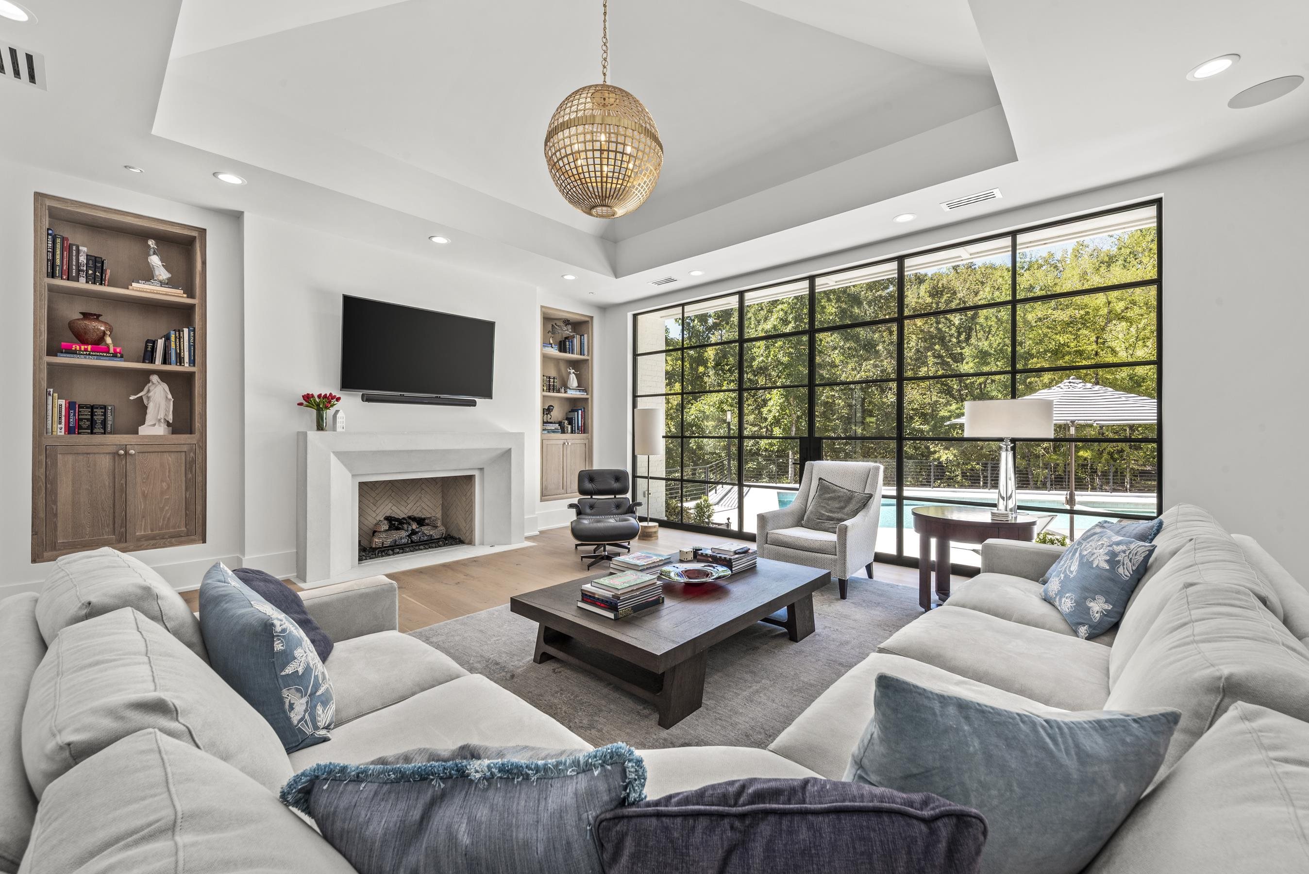 1021 NEARY RIDGE