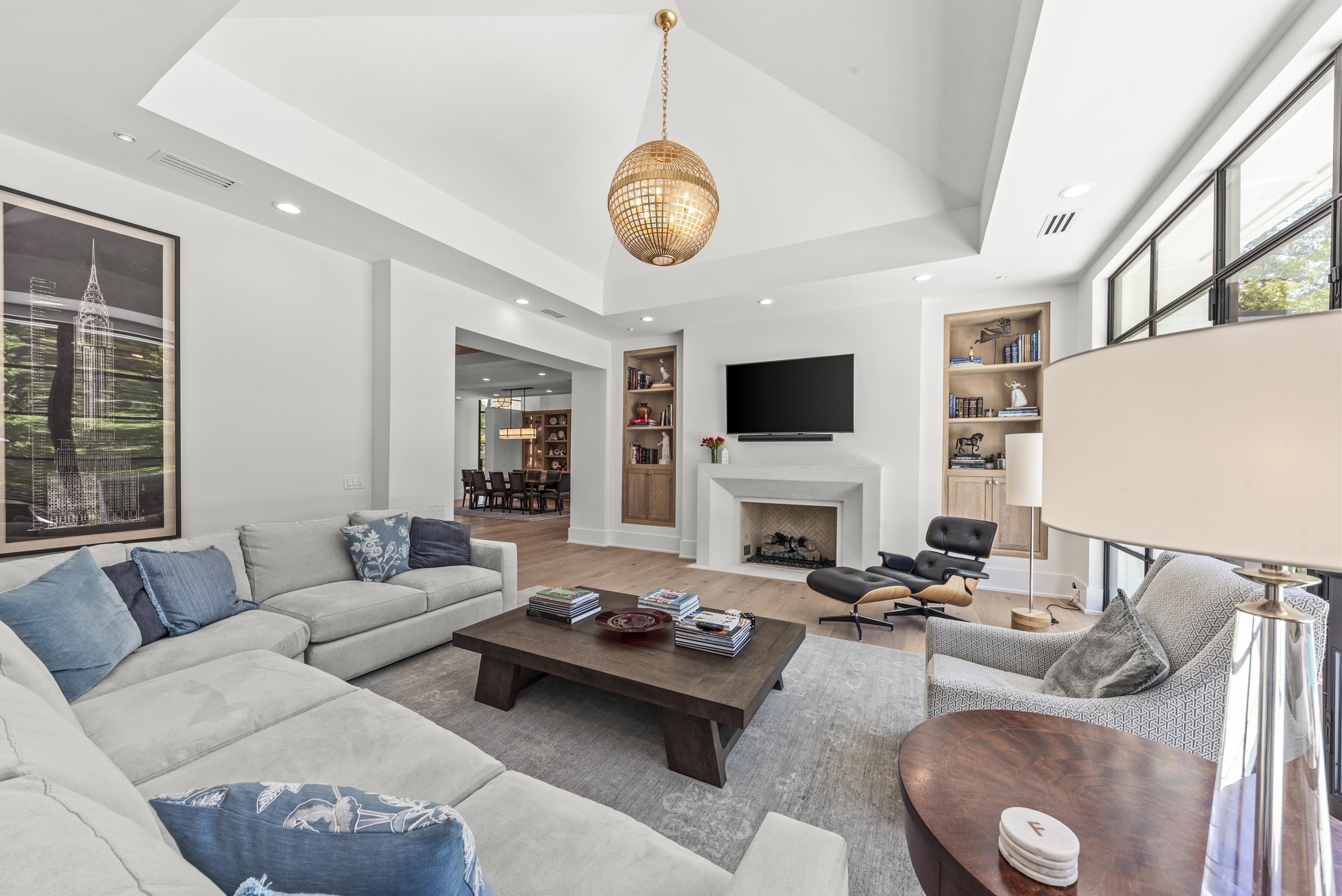 1021 NEARY RIDGE