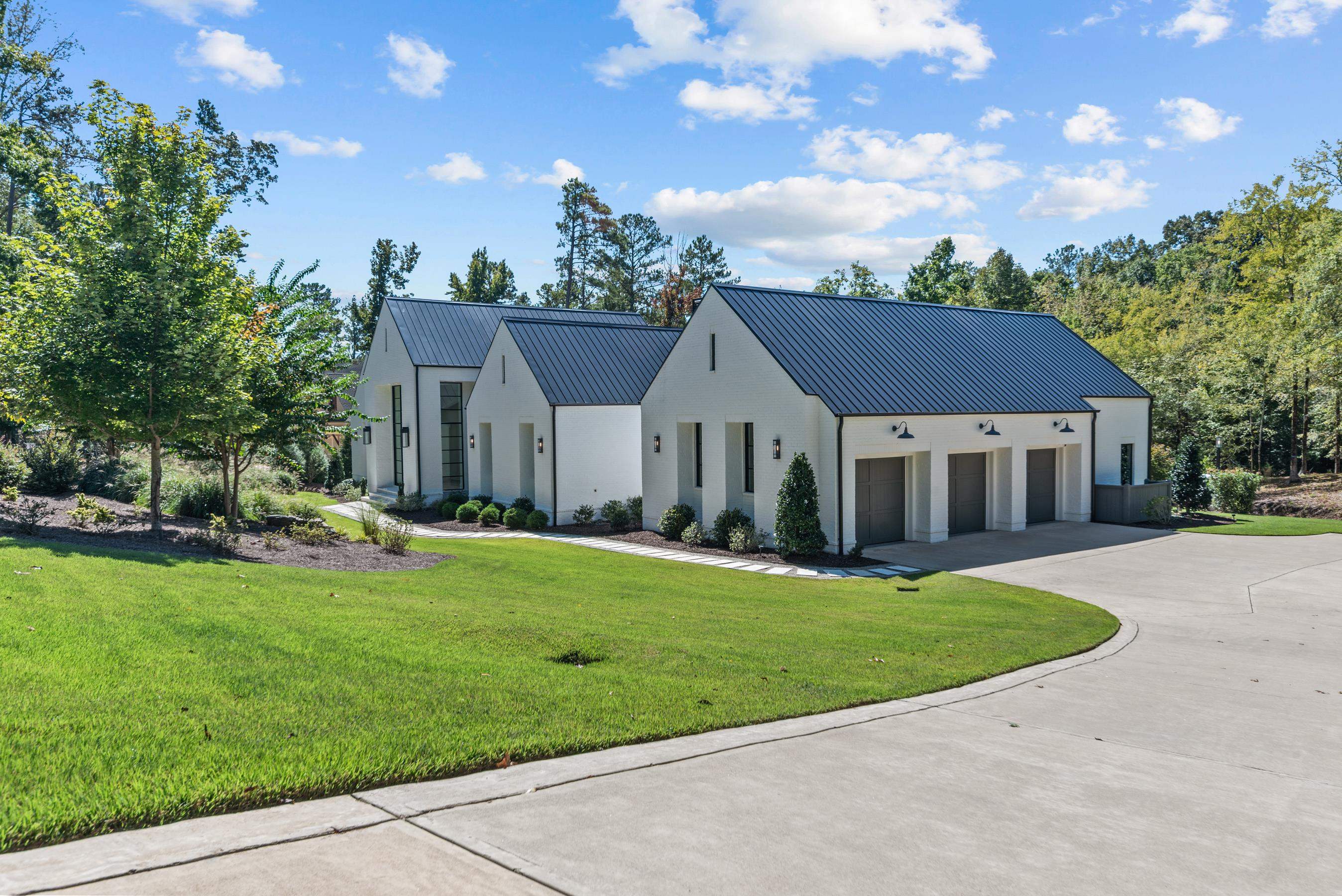 1021 NEARY RIDGE