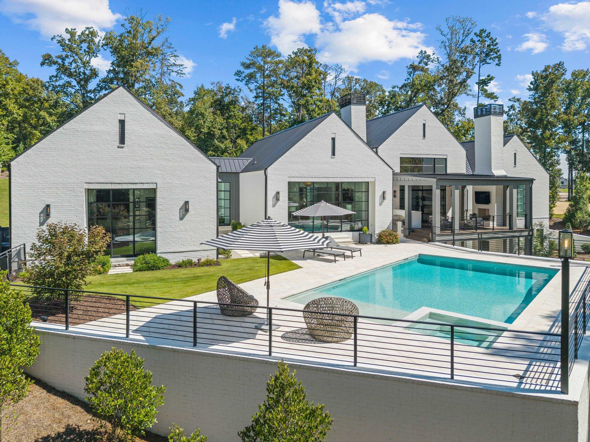 1021 NEARY RIDGE
