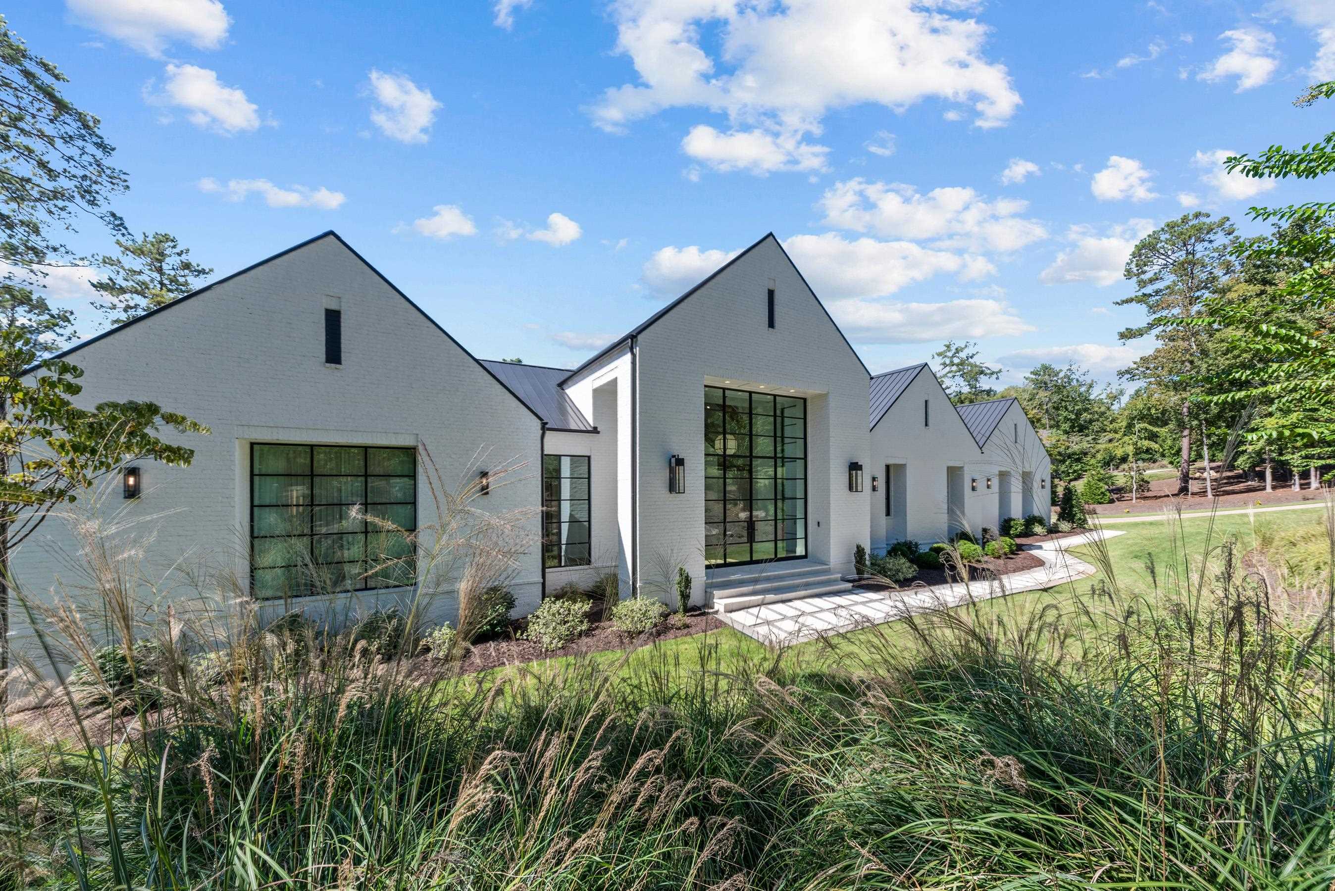 1021 NEARY RIDGE