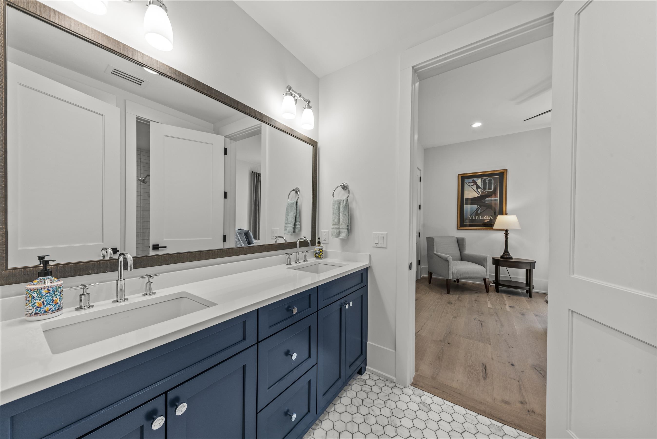 1021 NEARY RIDGE
