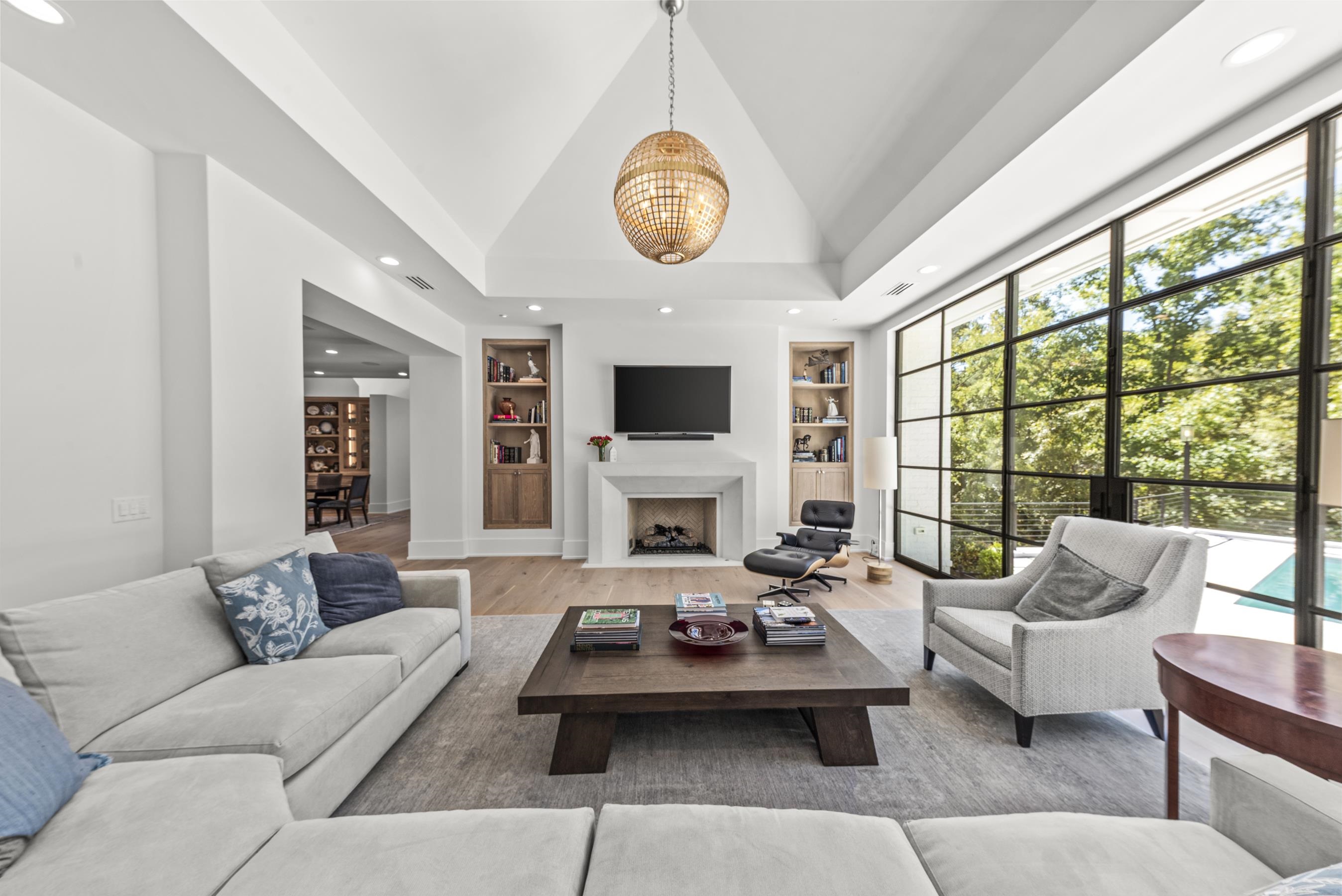 1021 NEARY RIDGE