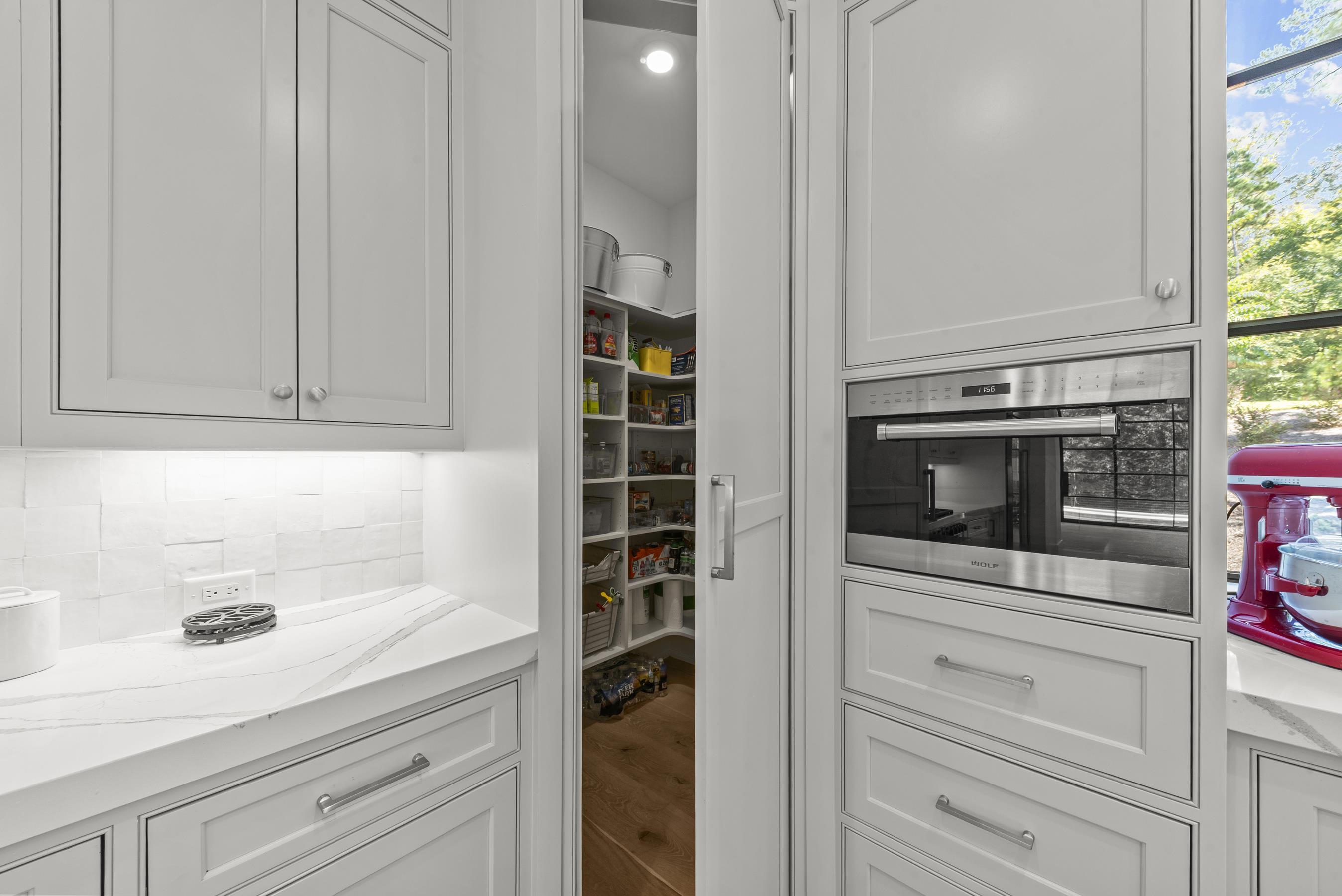 1021 NEARY RIDGE