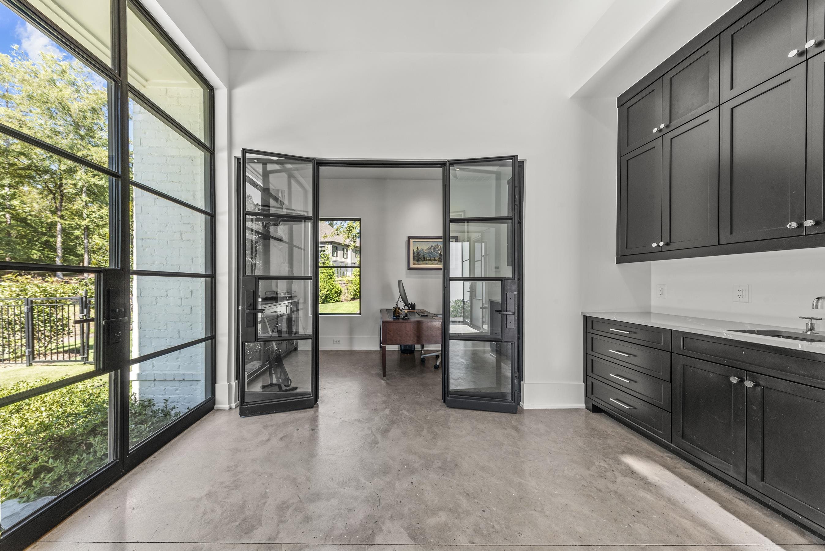 1021 NEARY RIDGE