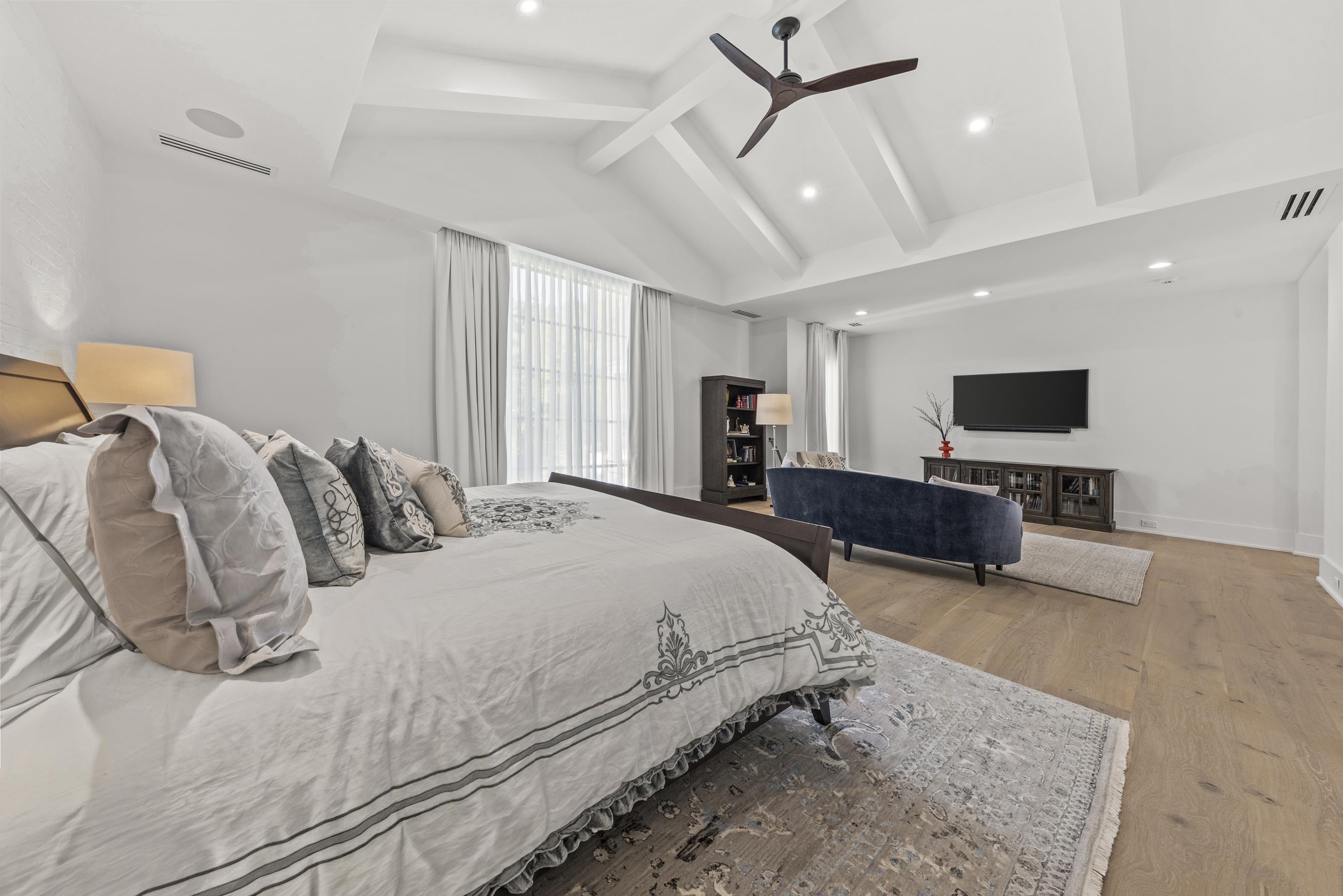 1021 NEARY RIDGE