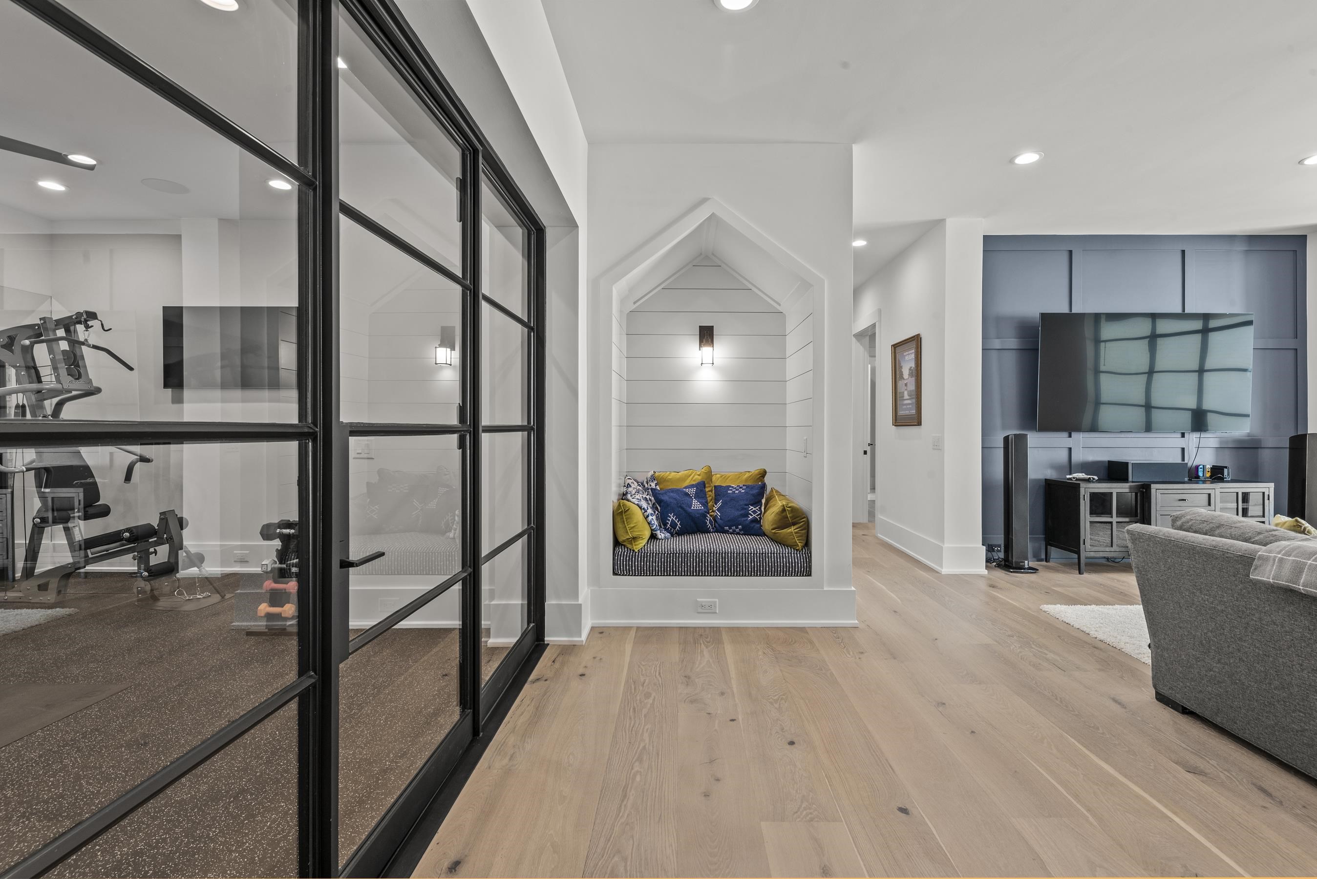 1021 NEARY RIDGE