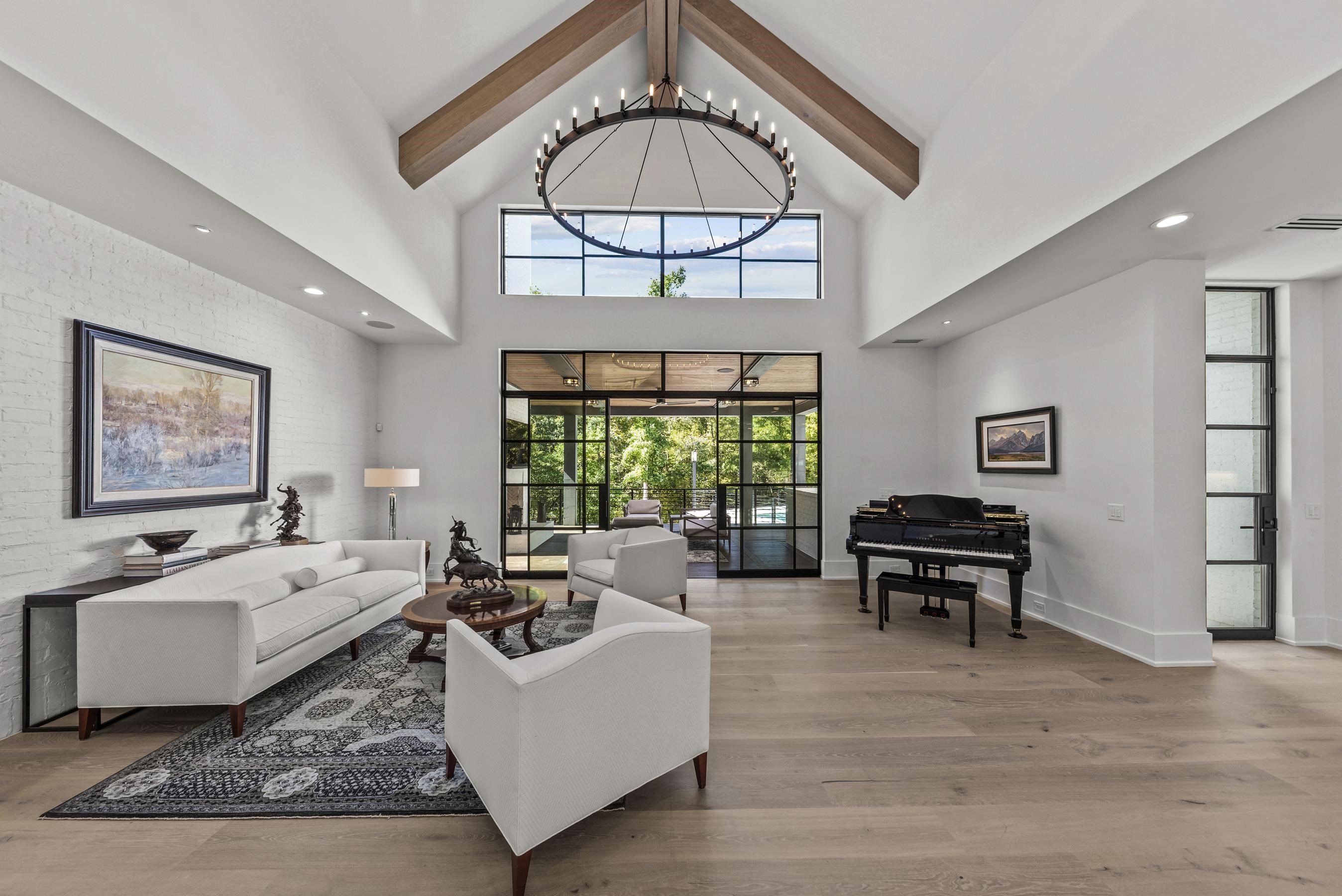 1021 NEARY RIDGE