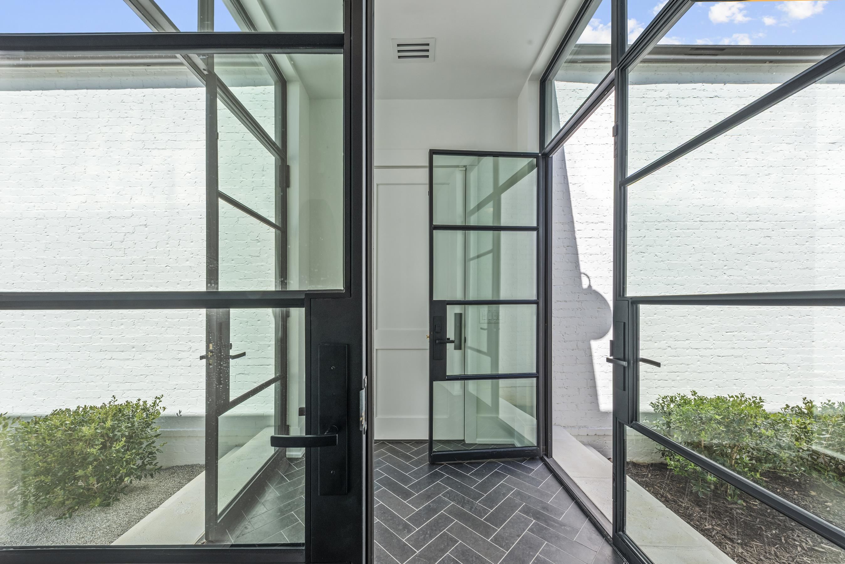1021 NEARY RIDGE