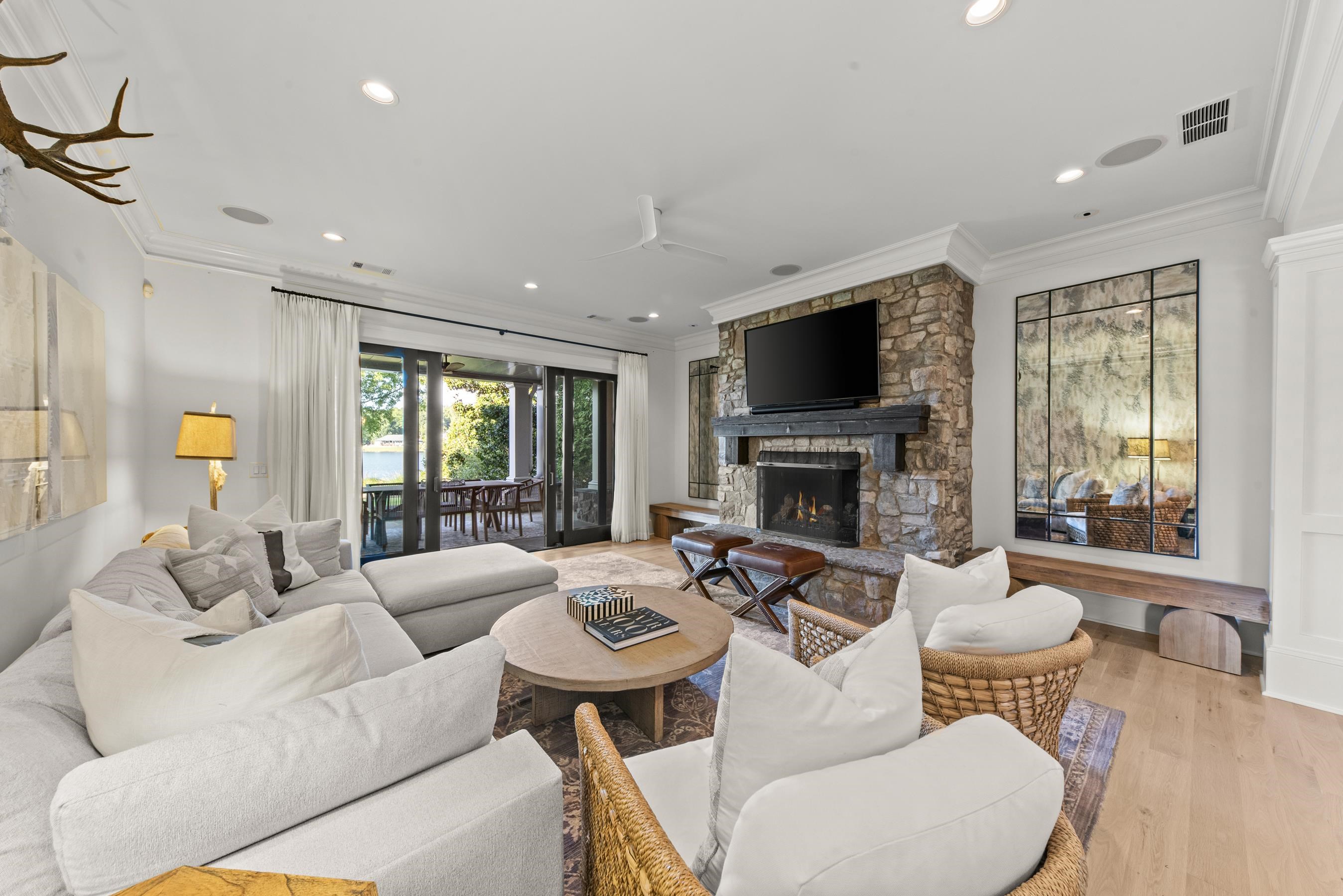 1370 ROSE CREEK