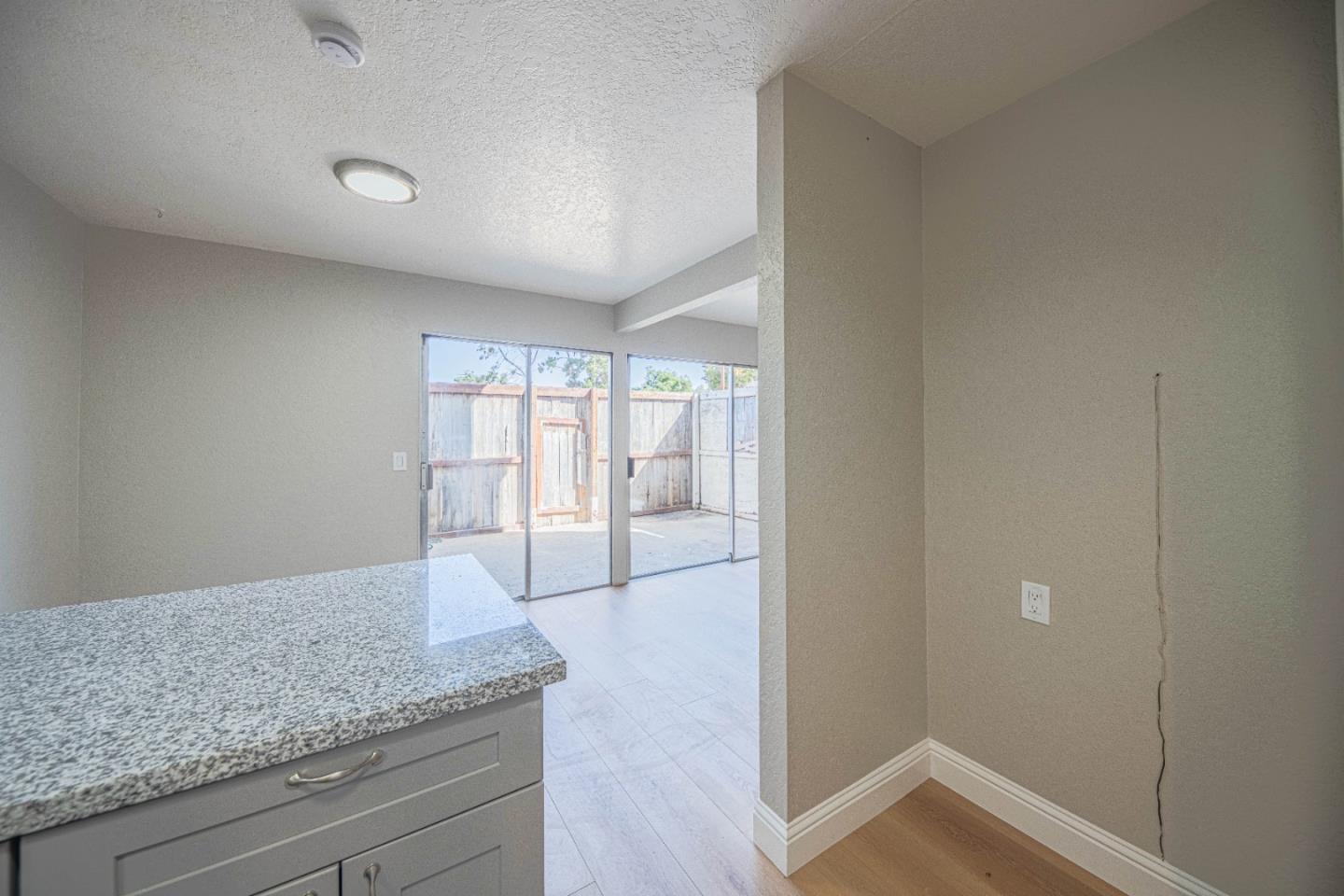 918 Acosta Plaza 61