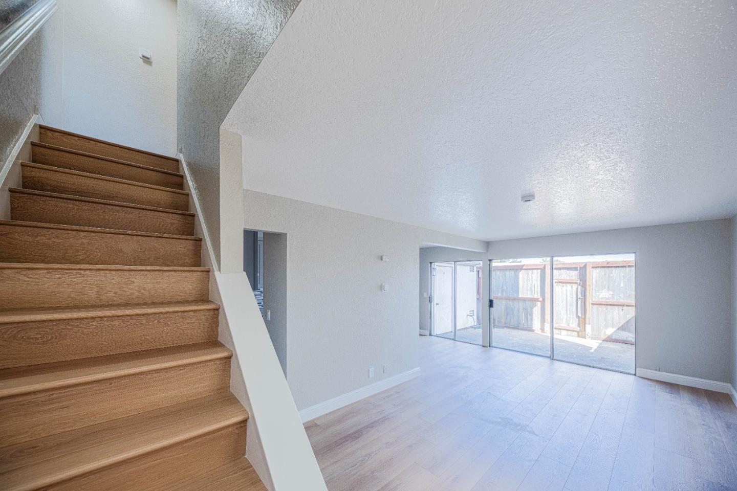 918 Acosta Plaza 61