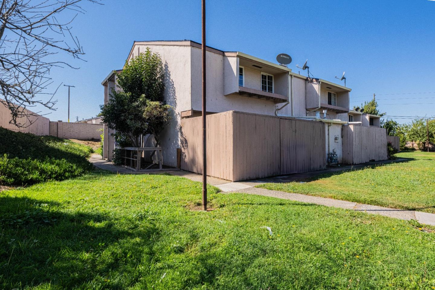 918 Acosta Plaza 61