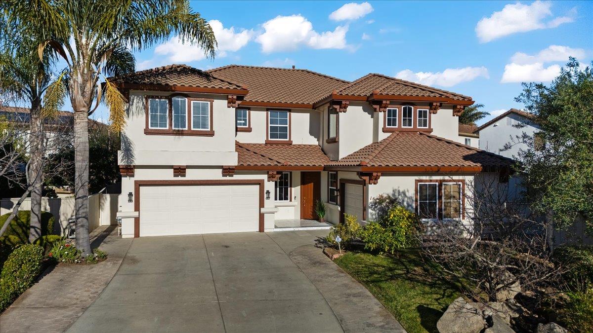 16 Wimbledon Circle