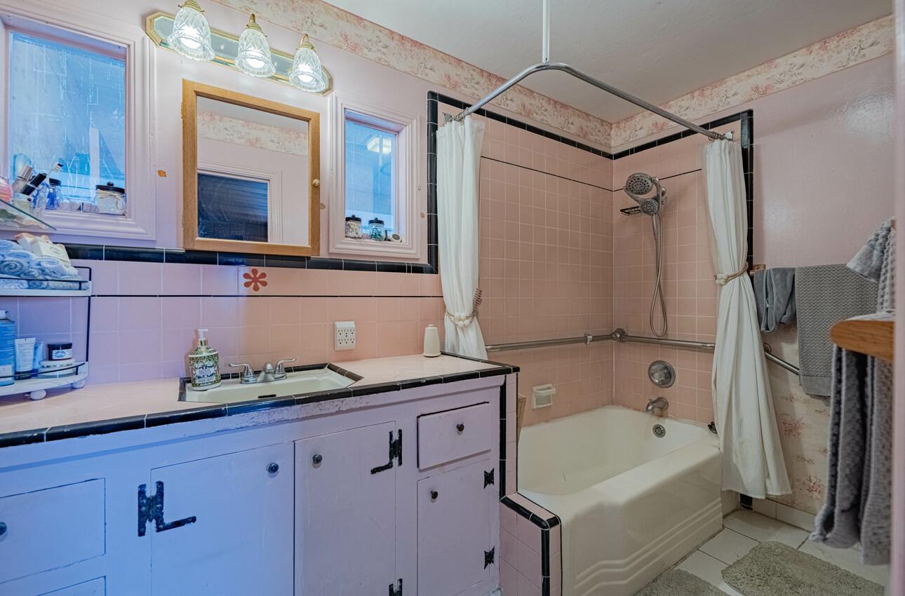 905 West Blanco Road