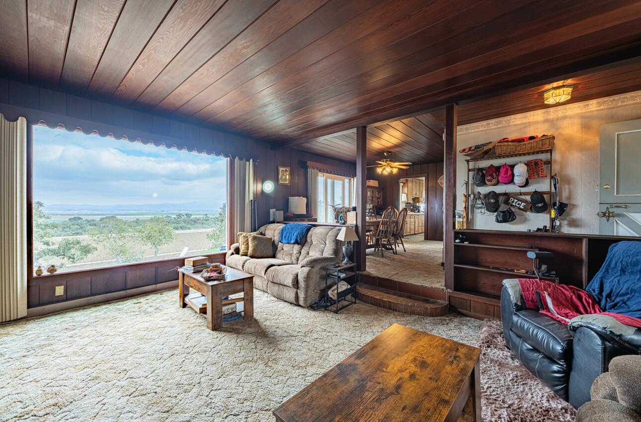 905 West Blanco Road