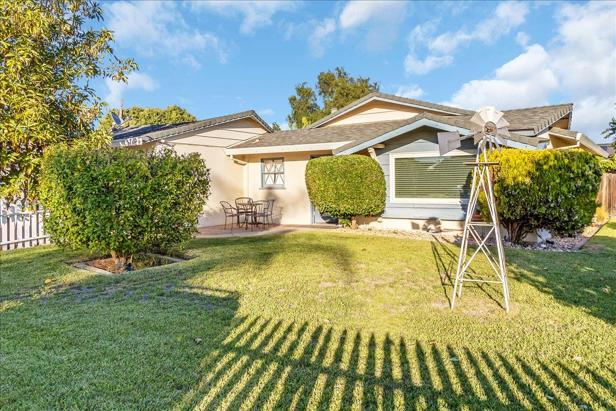 791 El Camino Paraiso