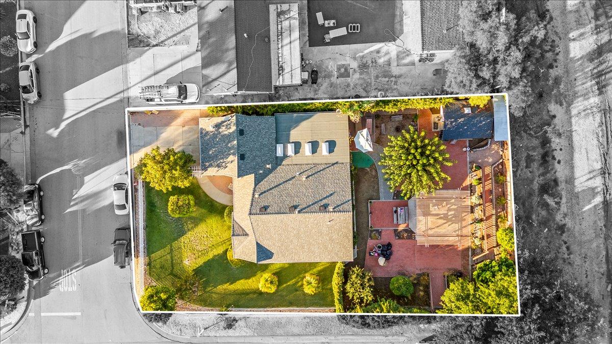 791 El Camino Paraiso