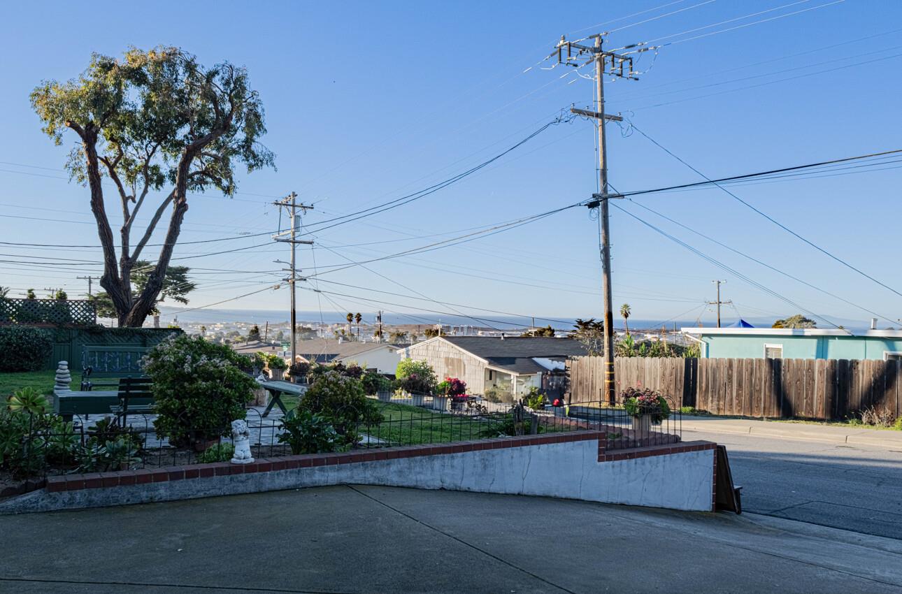 1524 Elm Avenue