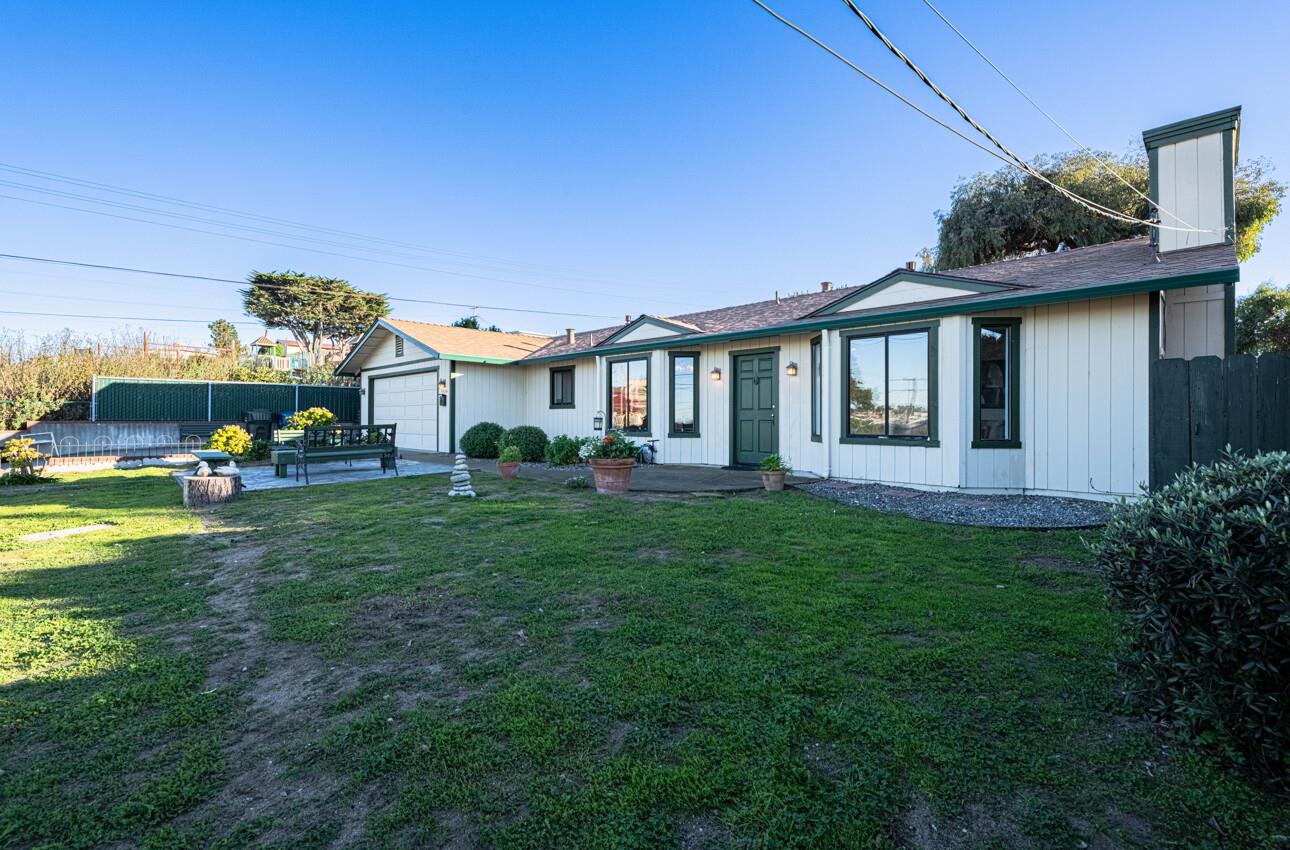 1524 Elm Avenue