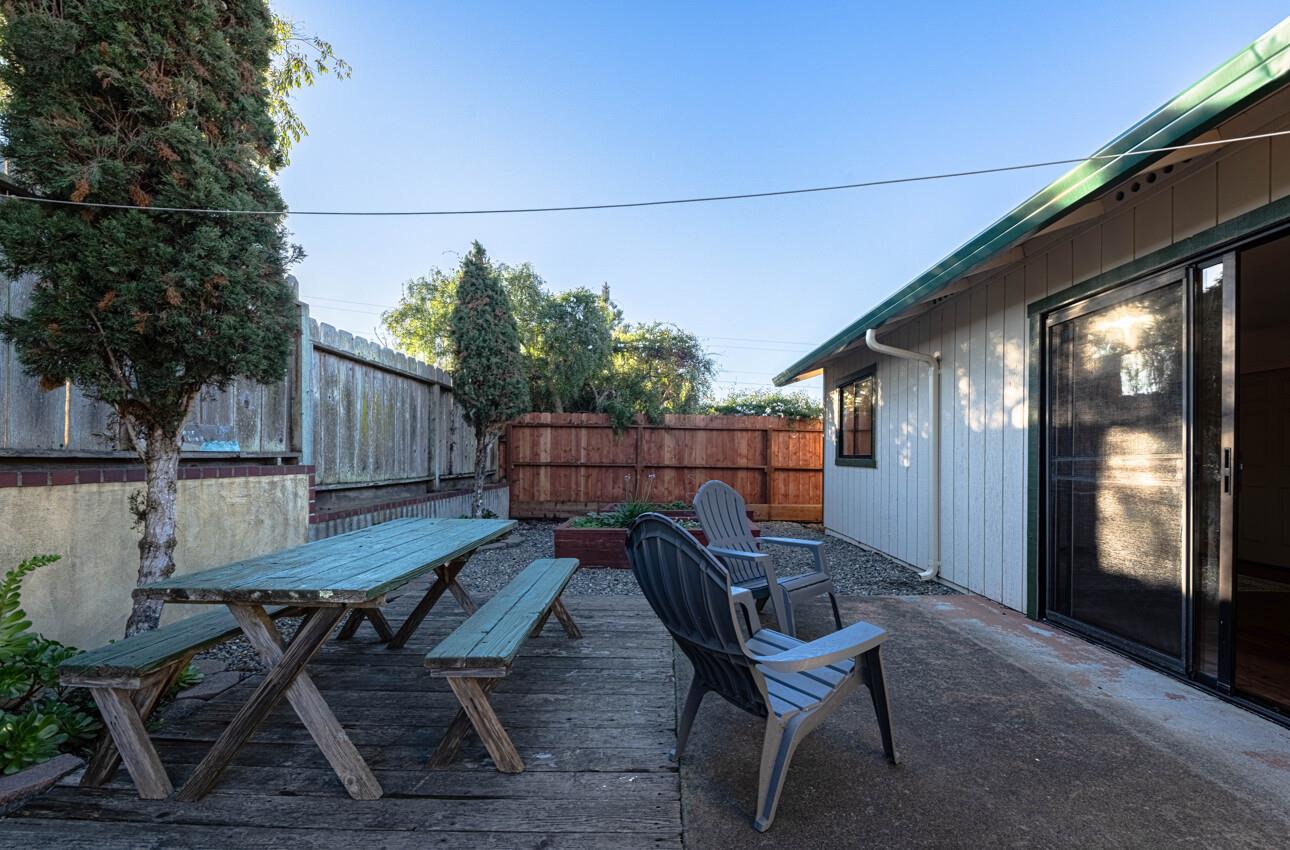 1524 Elm Avenue
