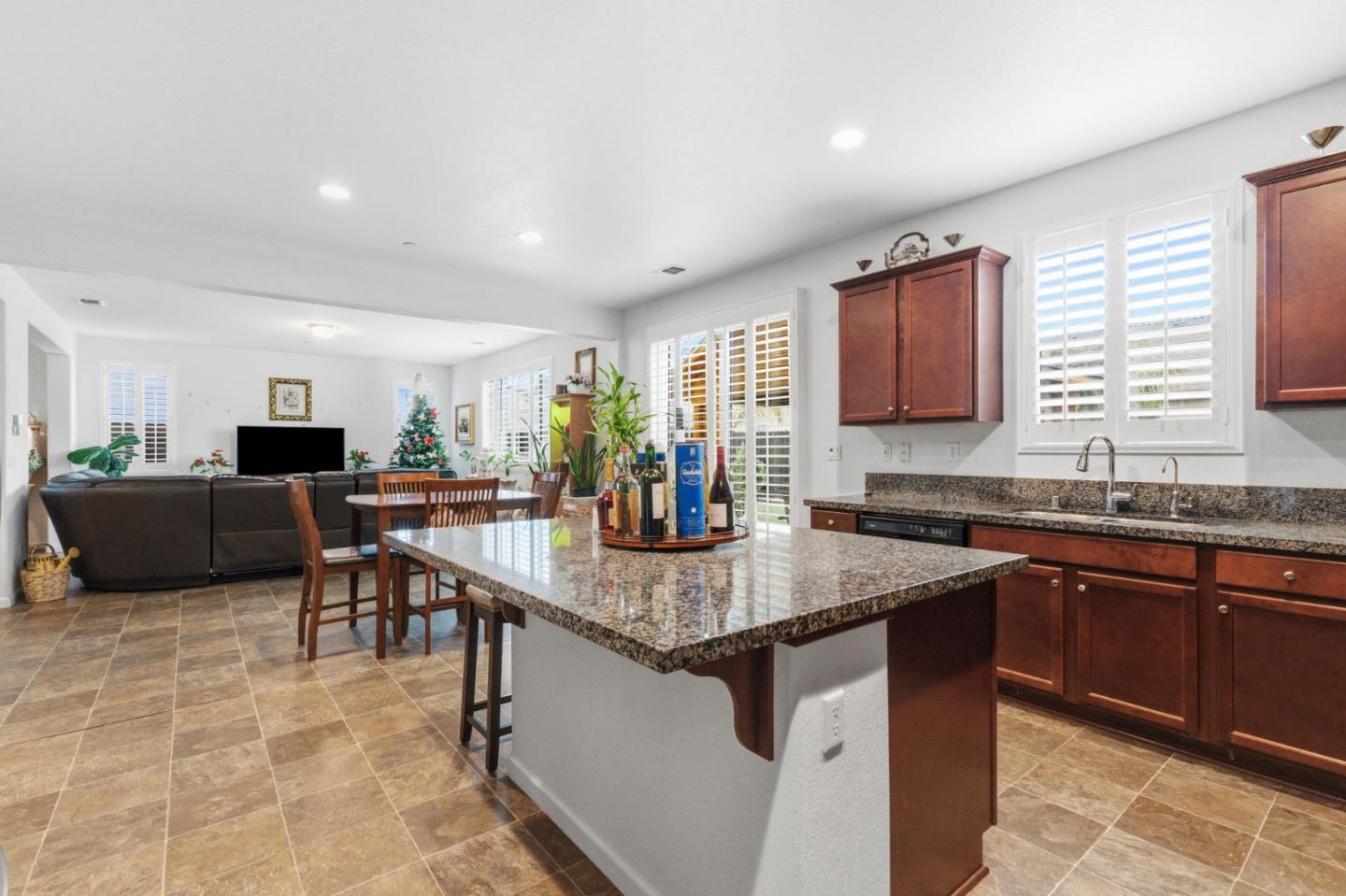 6349 West Acacia Avenue