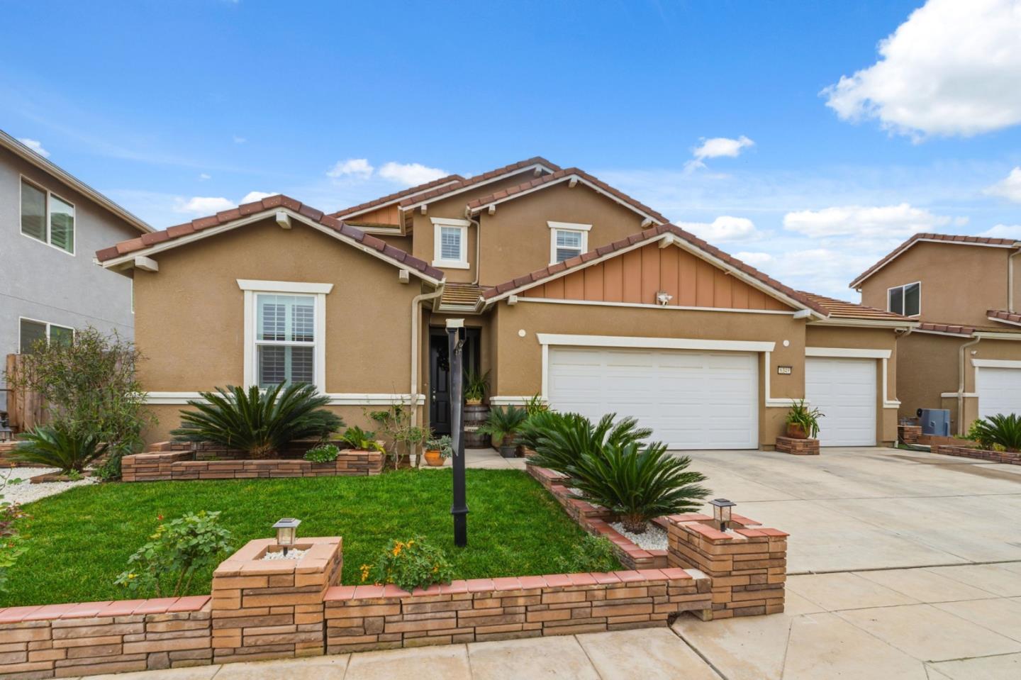 6349 West Acacia Avenue