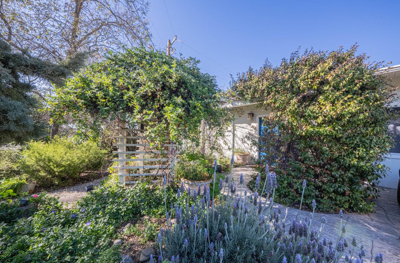 820 Comstock Road