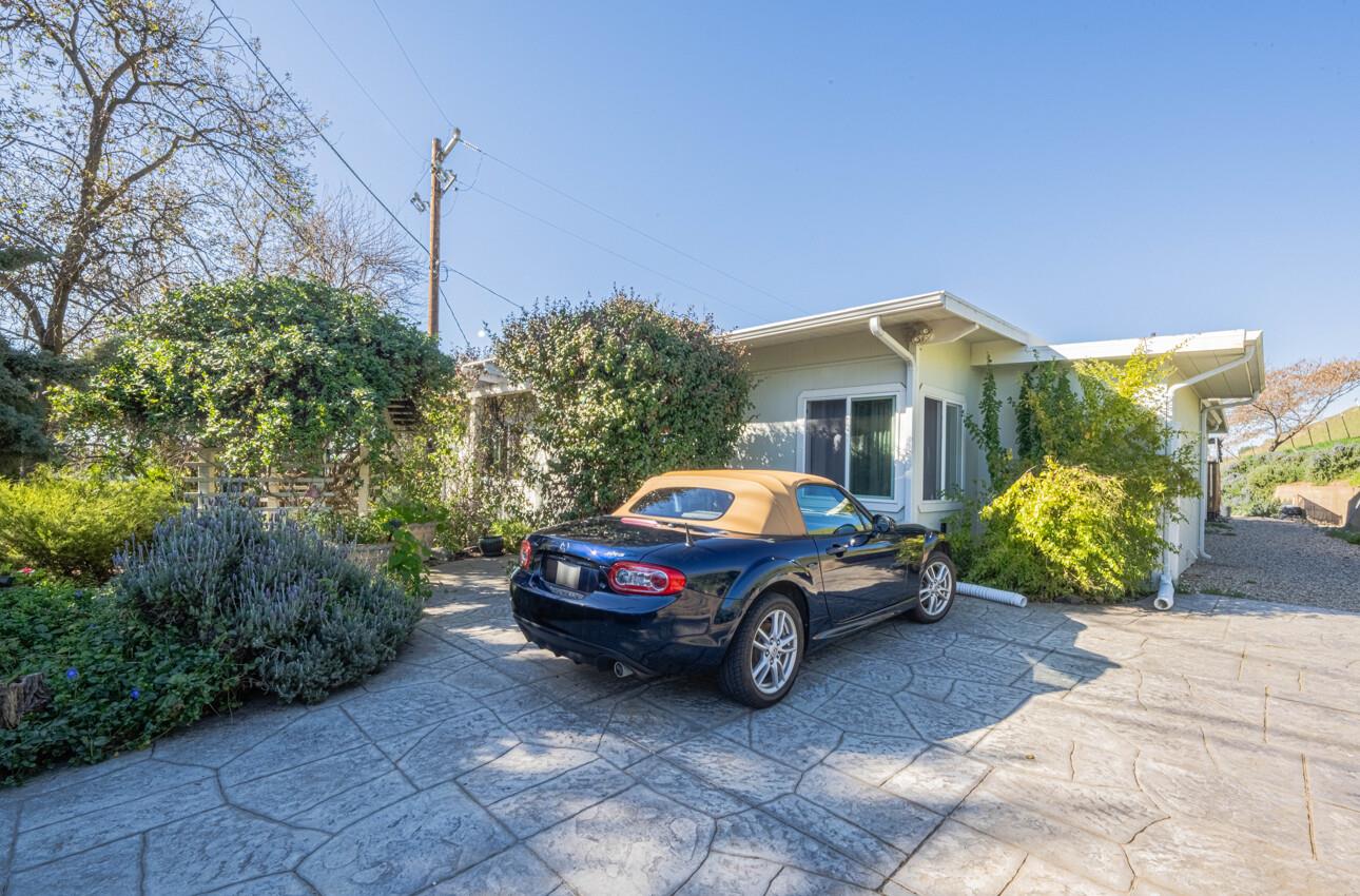 820 Comstock Road