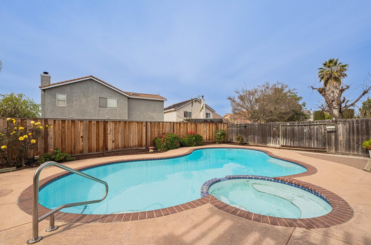 2101 Primrose Court