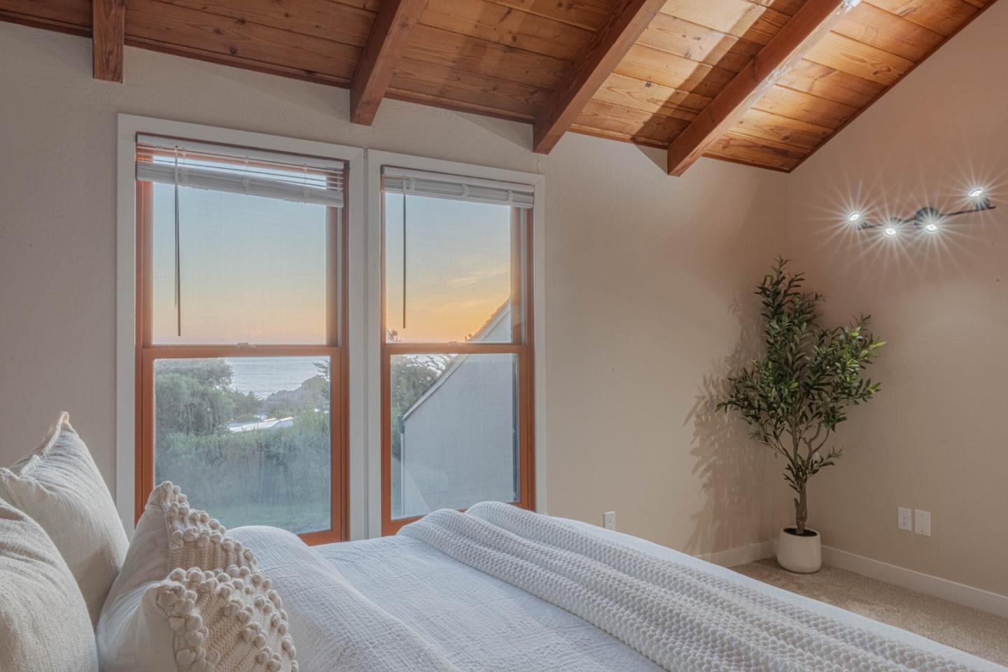 11 Yankee Point Drive
