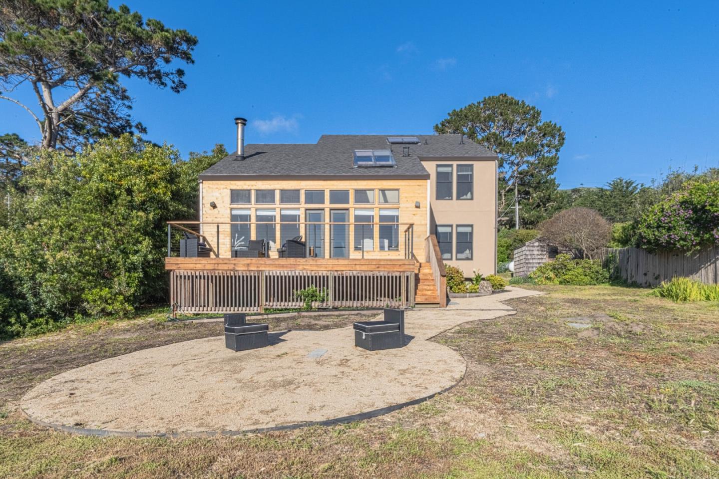 11 Yankee Point Drive