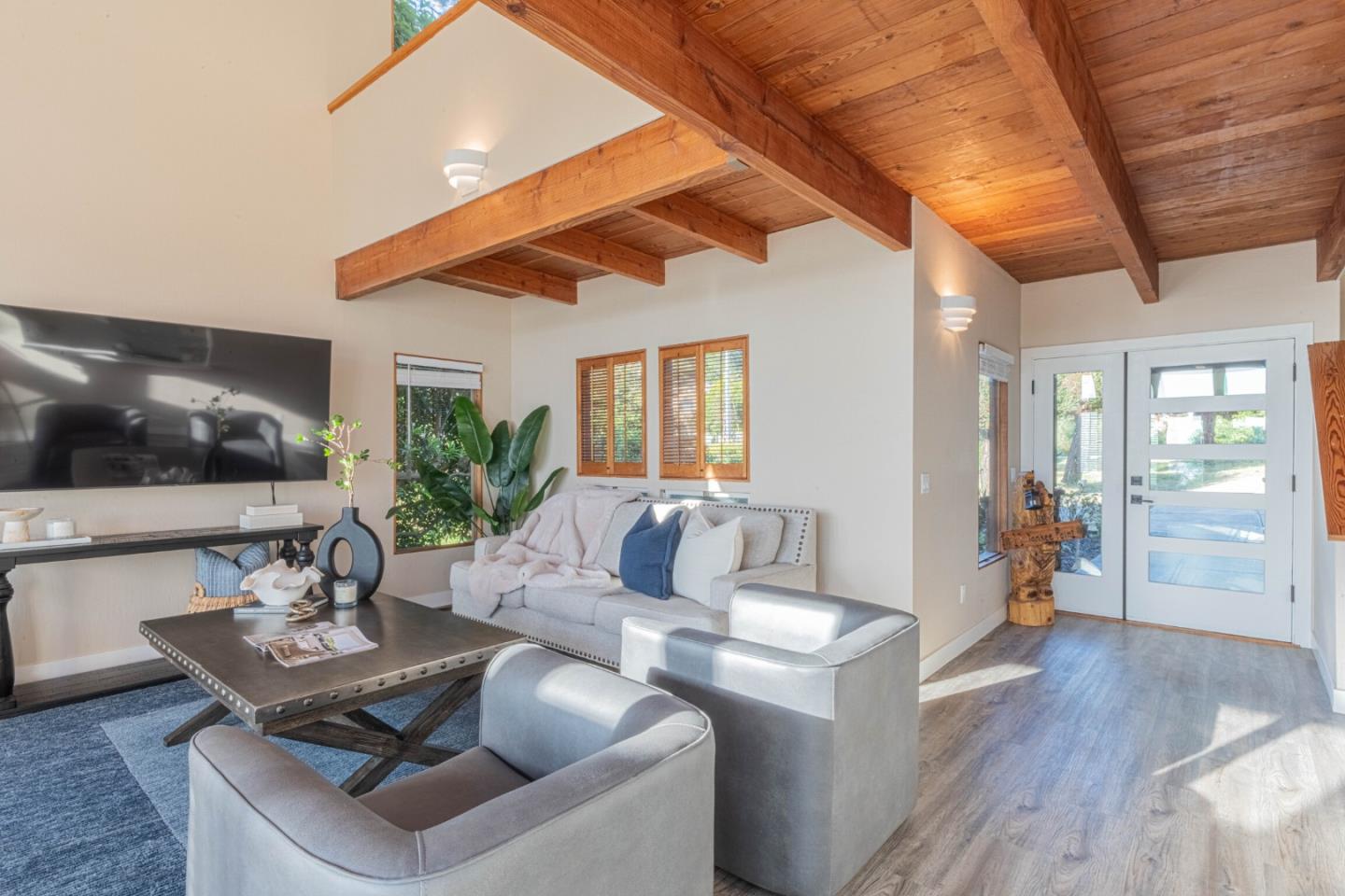 11 Yankee Point Drive